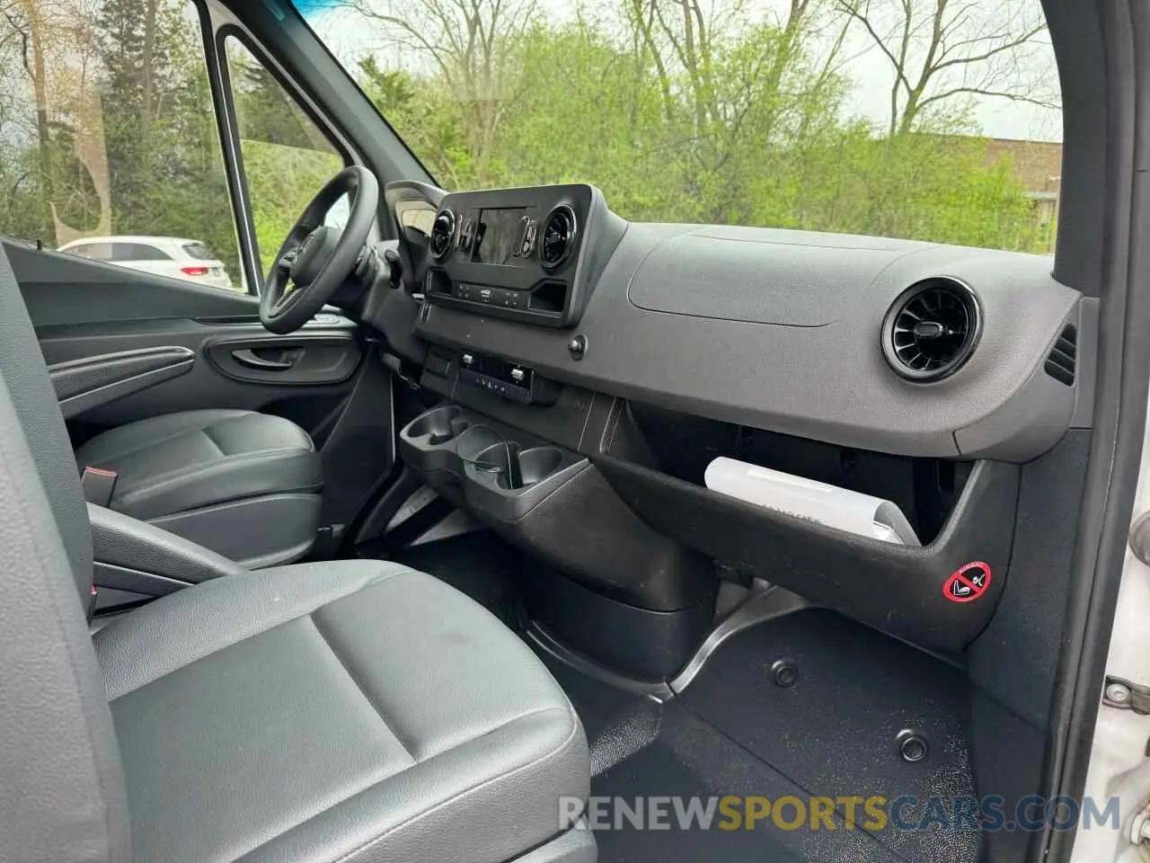 5 Photograph of a damaged car W1Y4NDHYXPT131798 MERCEDES-BENZ SPRINTER 2023