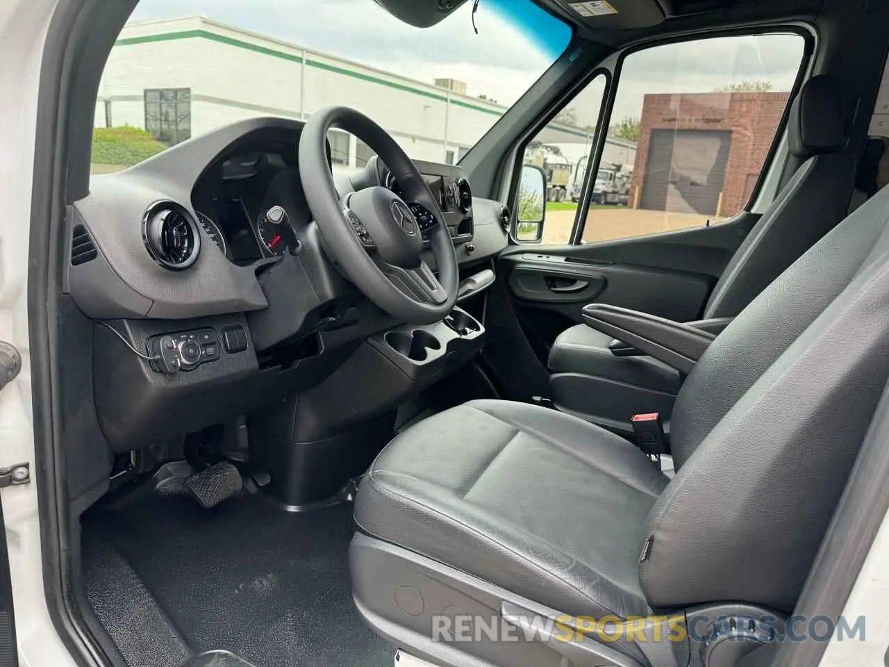 9 Photograph of a damaged car W1Y4NDHYXPT131798 MERCEDES-BENZ SPRINTER 2023