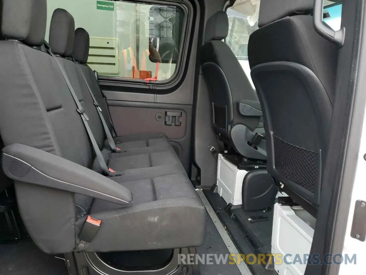 6 Photograph of a damaged car W1Z4NGHYXPT142992 MERCEDES-BENZ SPRINTER 2023