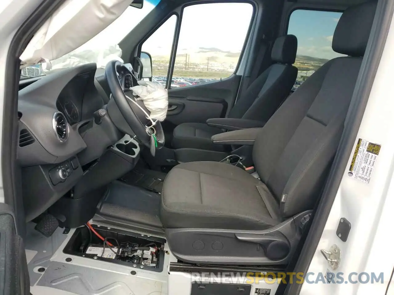 7 Photograph of a damaged car W1Z4NGHYXPT142992 MERCEDES-BENZ SPRINTER 2023