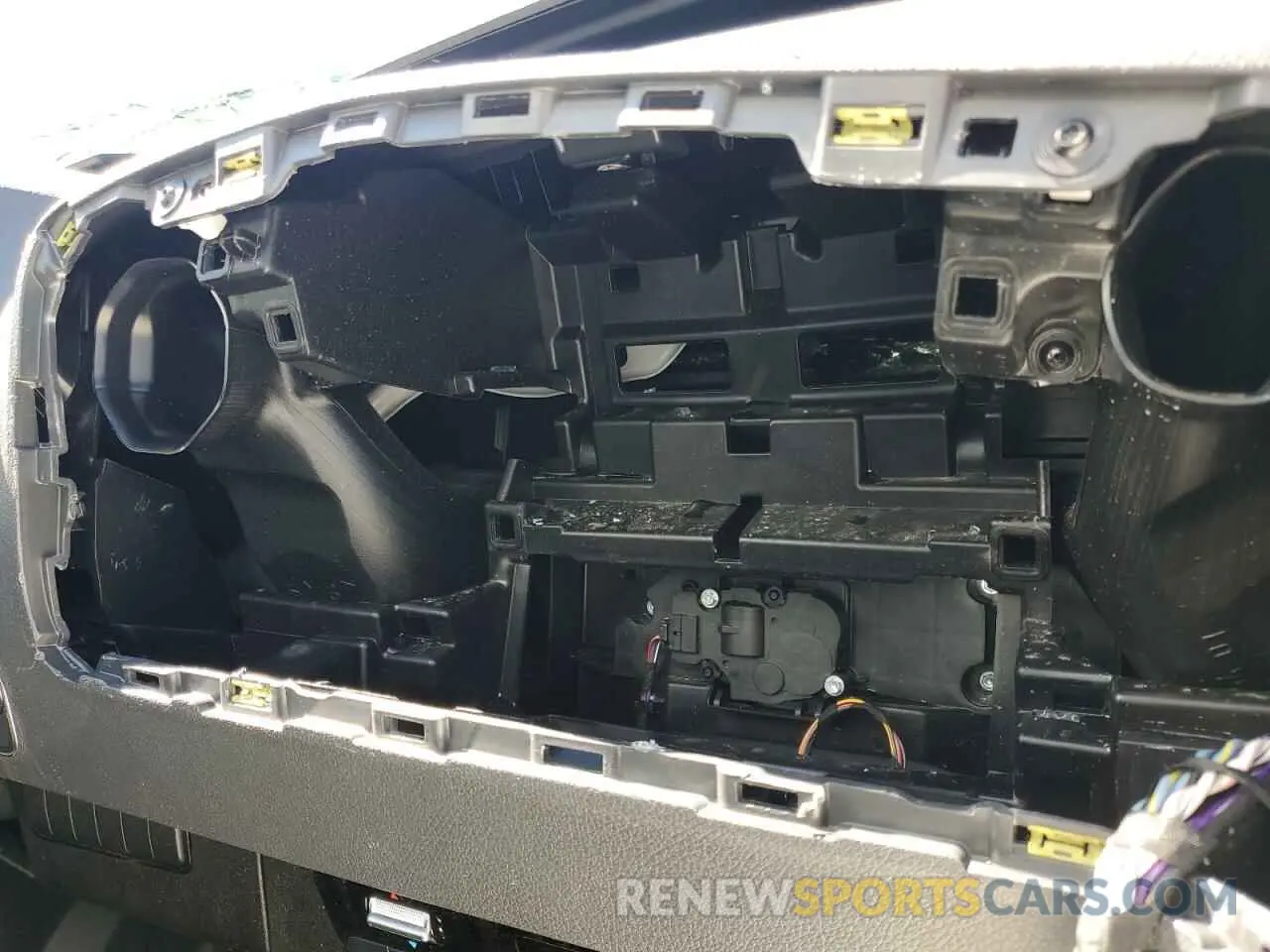 9 Photograph of a damaged car W1Y4NDHY3RT186659 MERCEDES-BENZ SPRINTER 2024