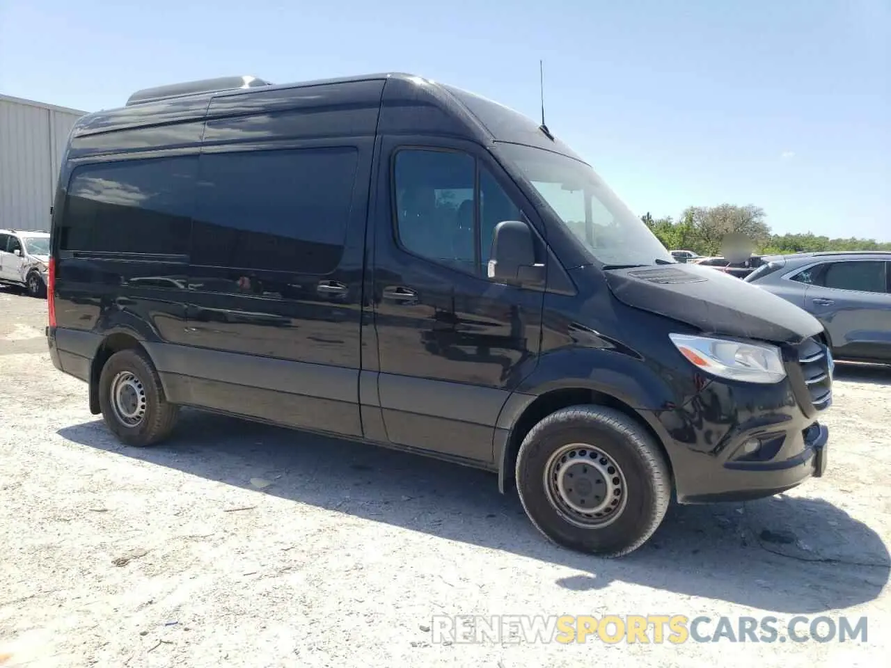 4 Photograph of a damaged car W1Z4NFHYXRP650336 MERCEDES-BENZ SPRINTER 2024