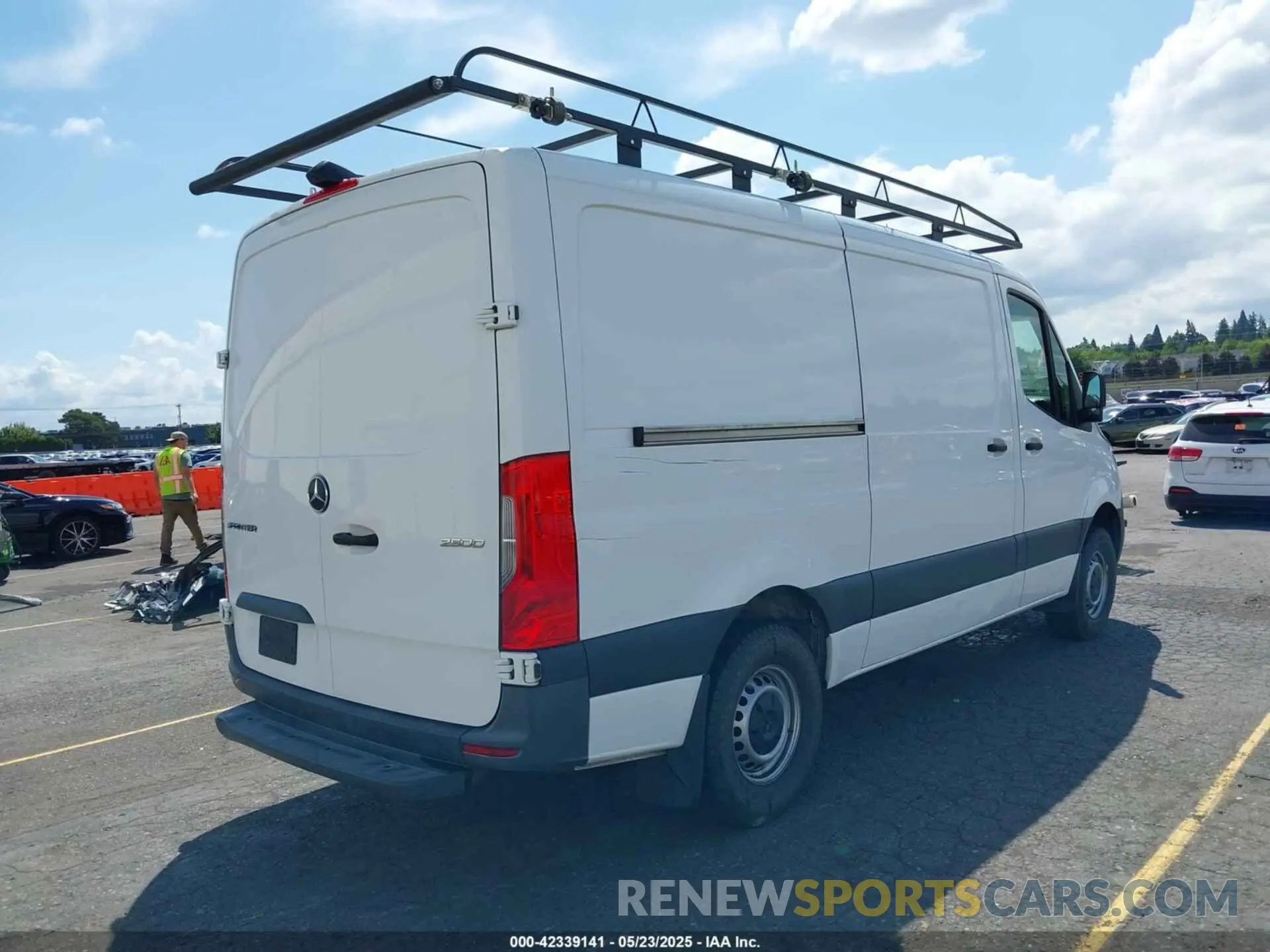 4 Photograph of a damaged car WD3PF0CD2KP035073 MERCEDES-BENZ SPRINTER 2500 2019
