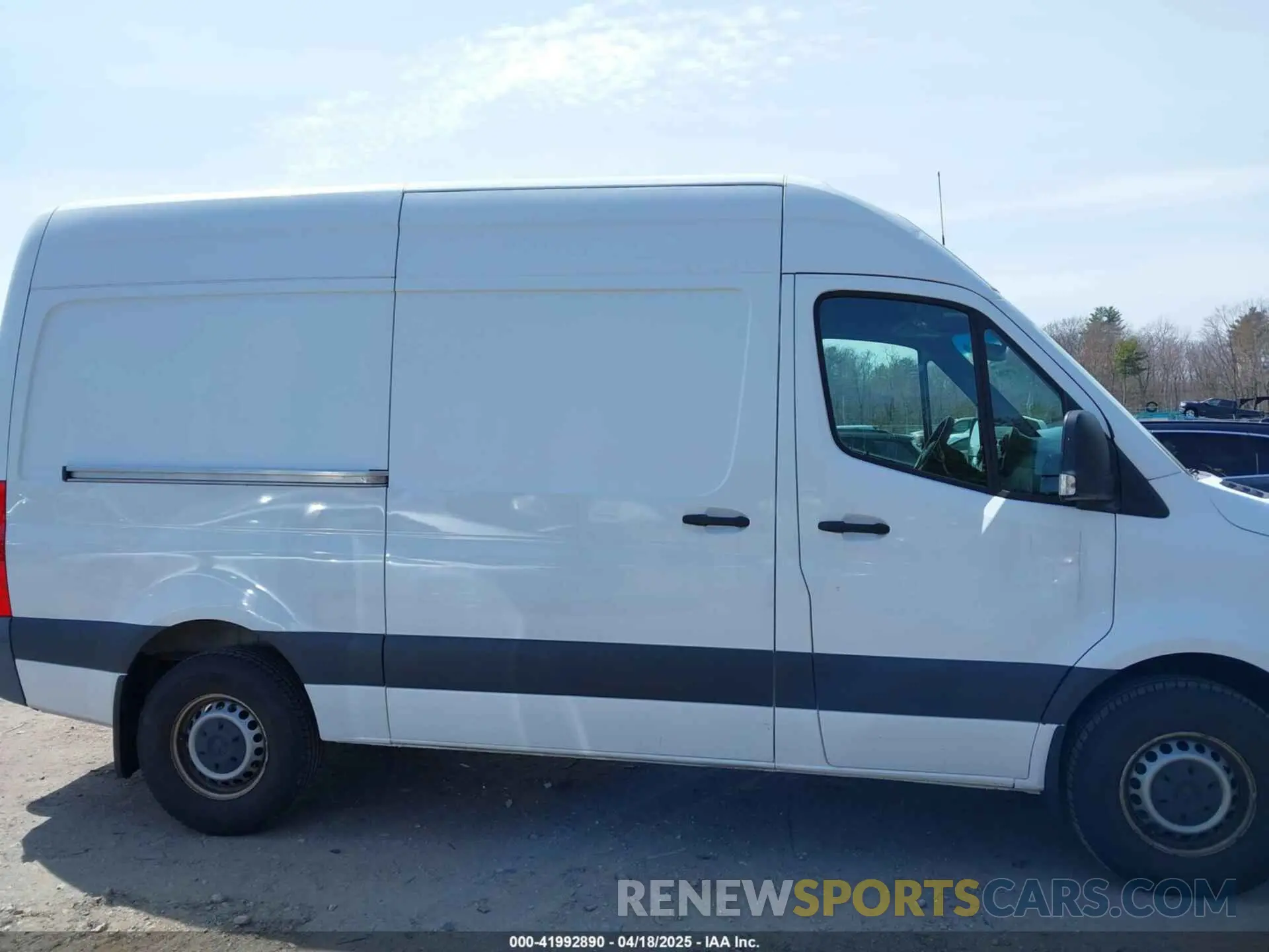 13 Photograph of a damaged car WD3PF0CD4KT003734 MERCEDES-BENZ SPRINTER 2500 2019
