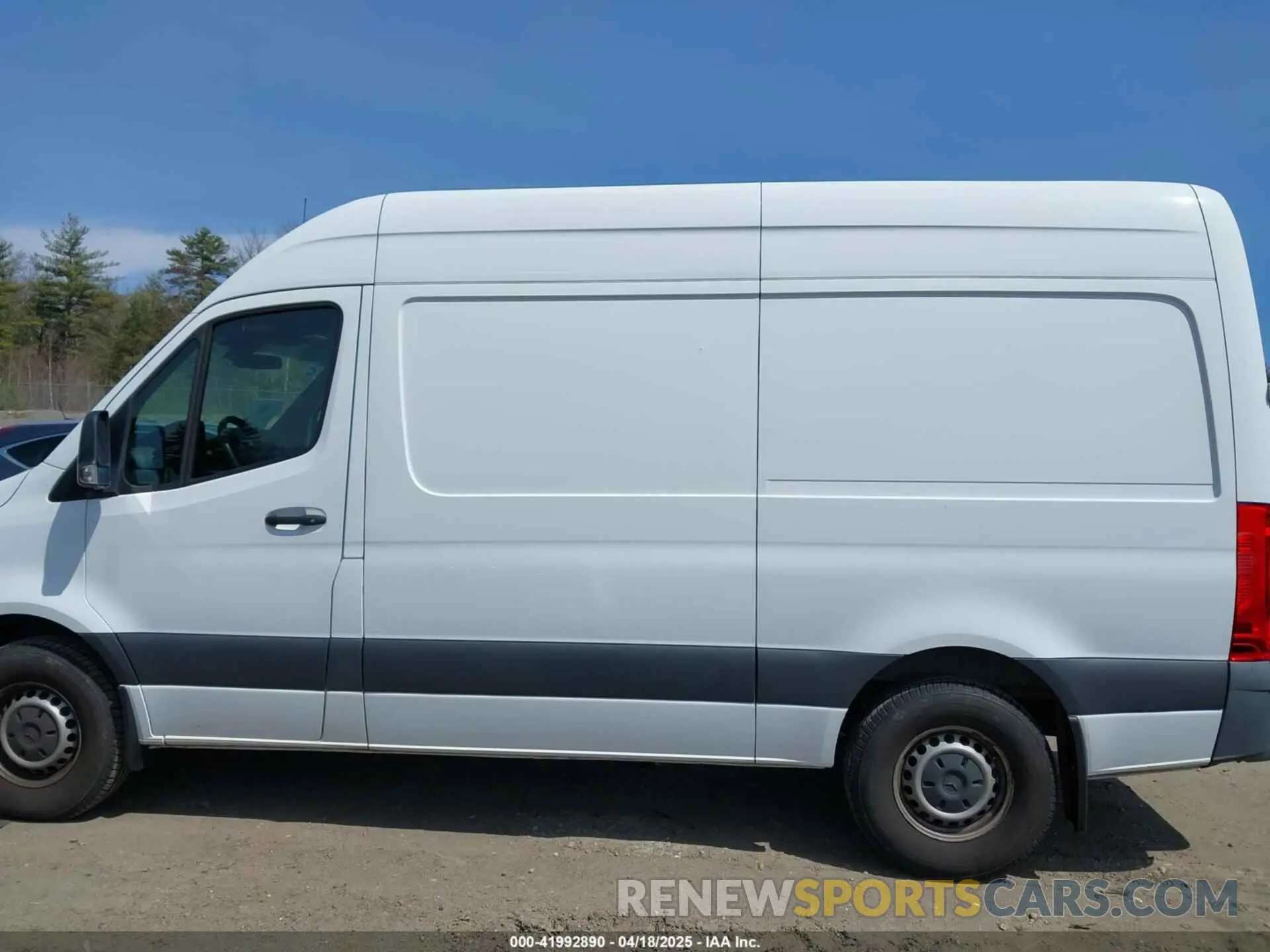 14 Photograph of a damaged car WD3PF0CD4KT003734 MERCEDES-BENZ SPRINTER 2500 2019