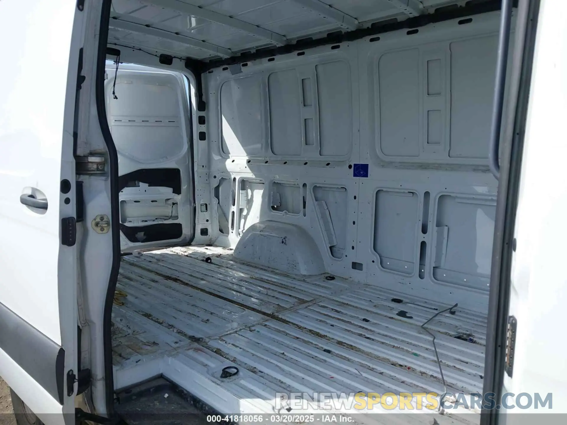 8 Photograph of a damaged car WD3PF0CD6KP024187 MERCEDES-BENZ SPRINTER 2500 2019