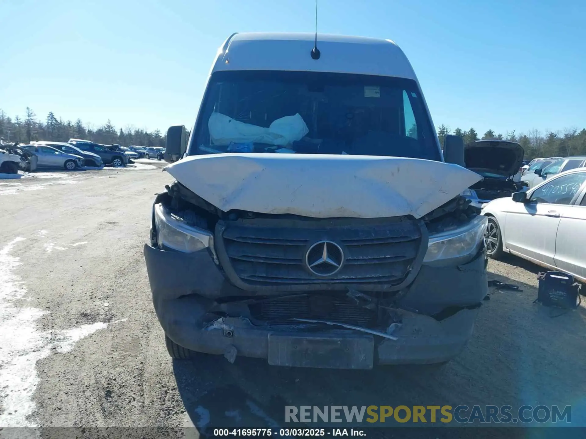 12 Photograph of a damaged car WD3PF1CD7KP029498 MERCEDES-BENZ SPRINTER 2500 2019