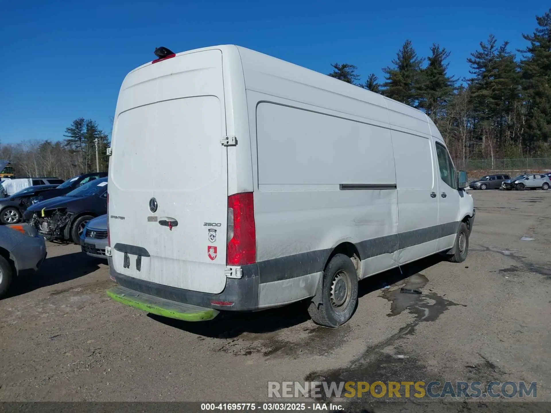 4 Photograph of a damaged car WD3PF1CD7KP029498 MERCEDES-BENZ SPRINTER 2500 2019
