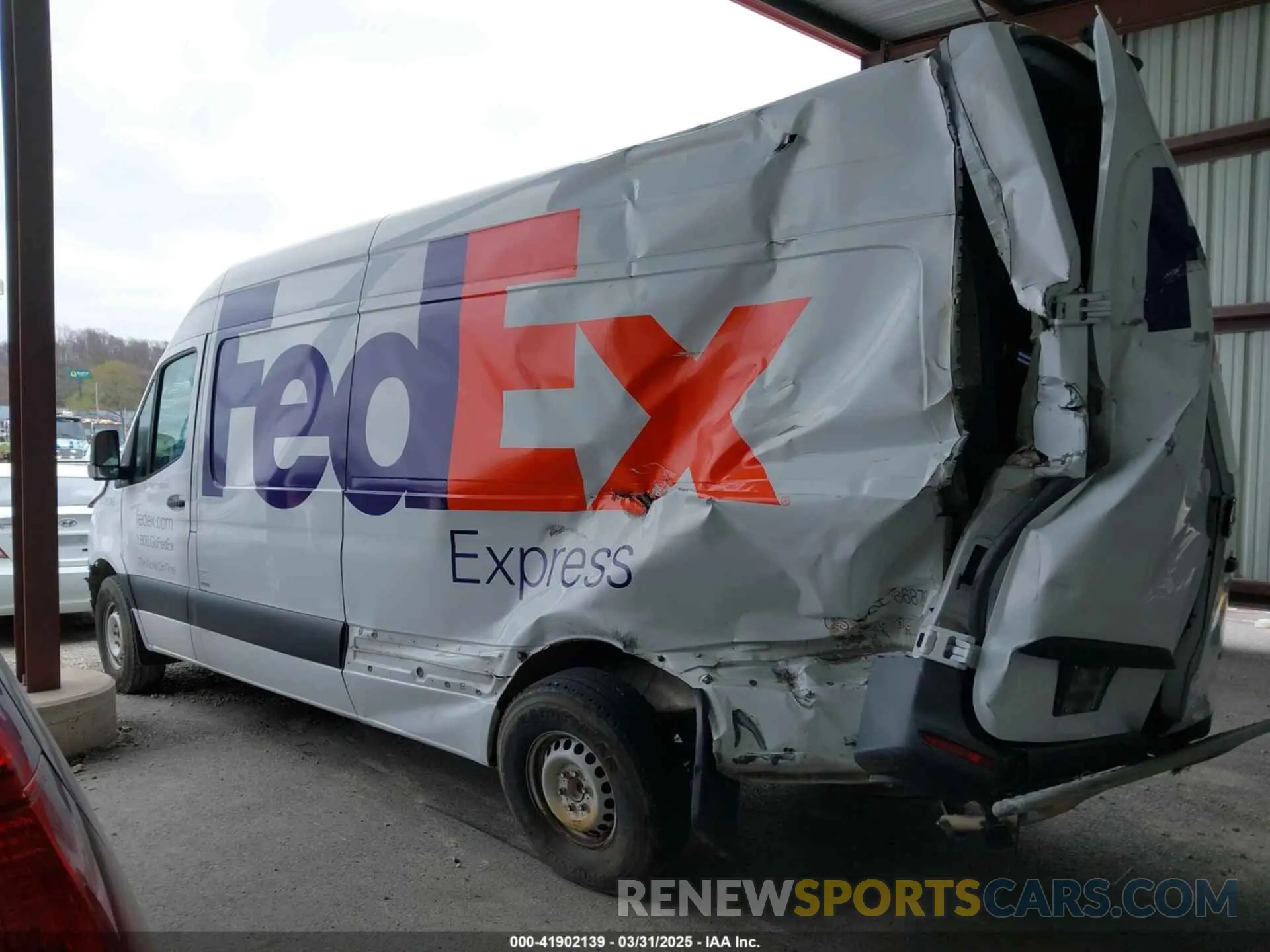 15 Photograph of a damaged car WD3PF1CD7KP105950 MERCEDES-BENZ SPRINTER 2500 2019