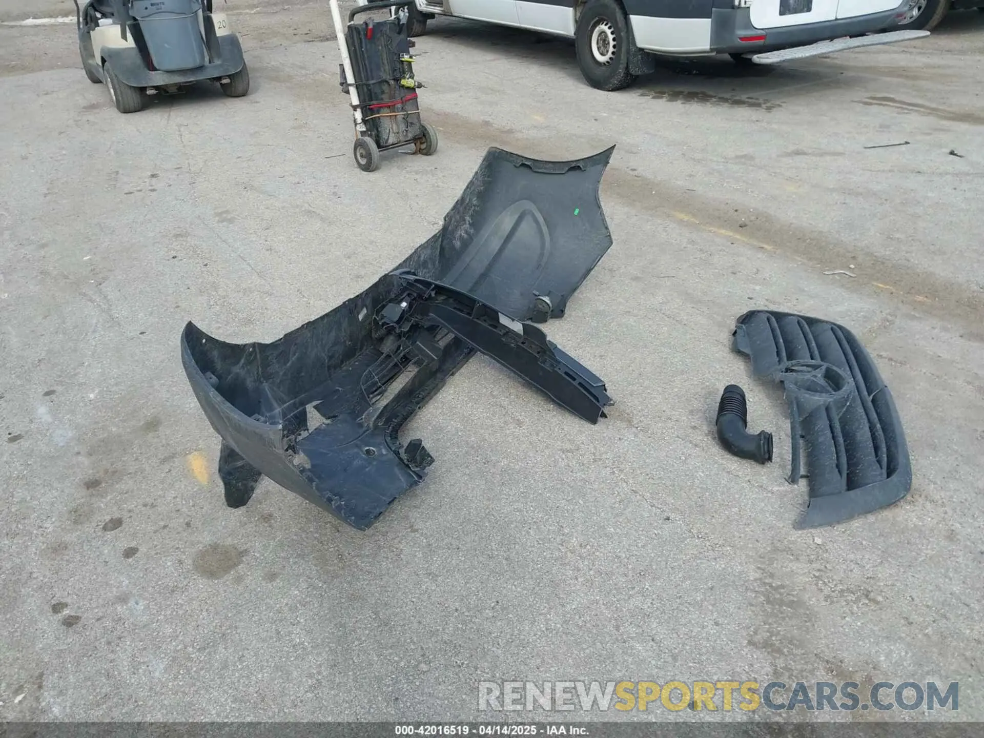 12 Photograph of a damaged car WD3PF1CDXKP059272 MERCEDES-BENZ SPRINTER 2500 2019