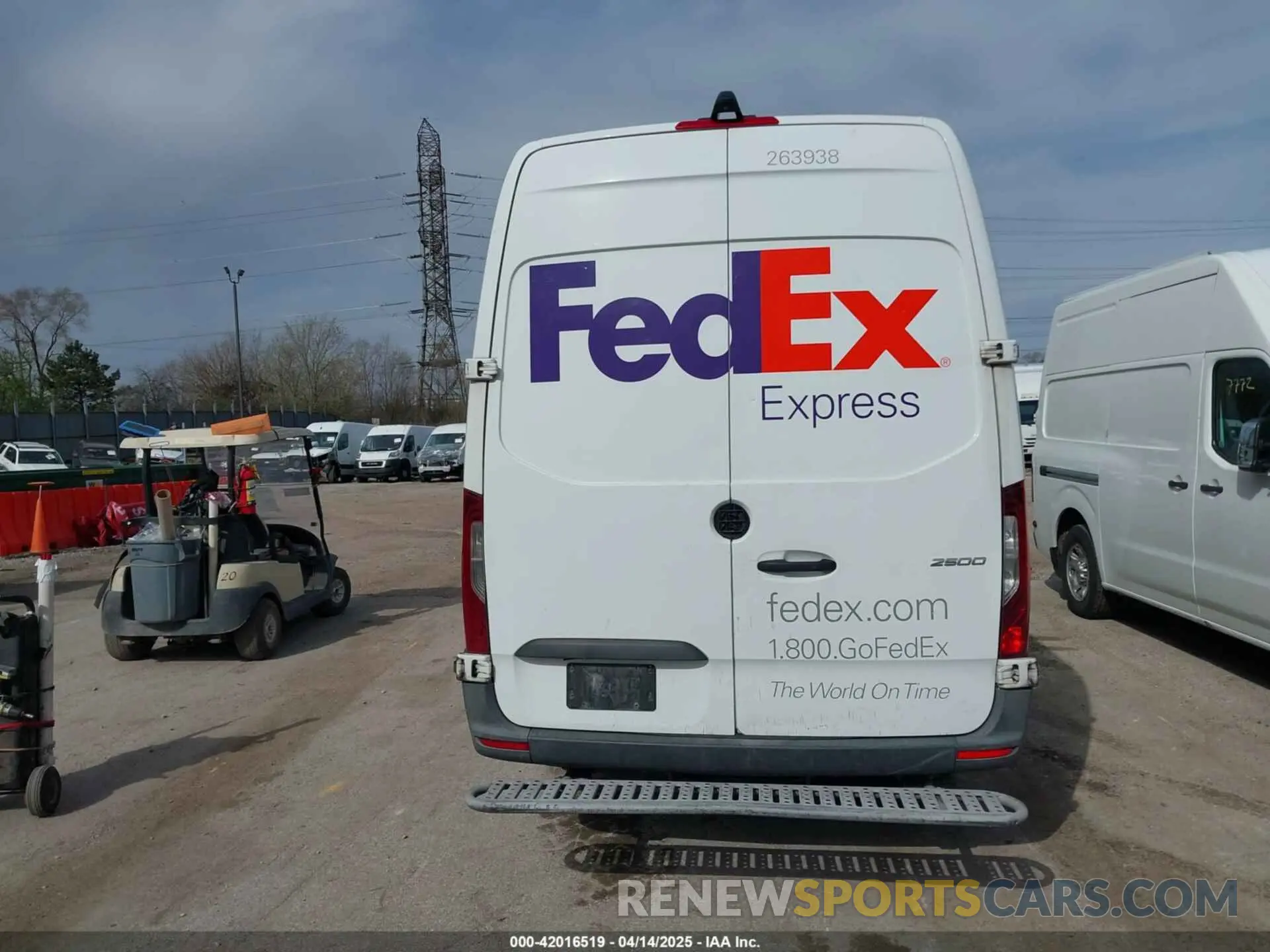 17 Photograph of a damaged car WD3PF1CDXKP059272 MERCEDES-BENZ SPRINTER 2500 2019