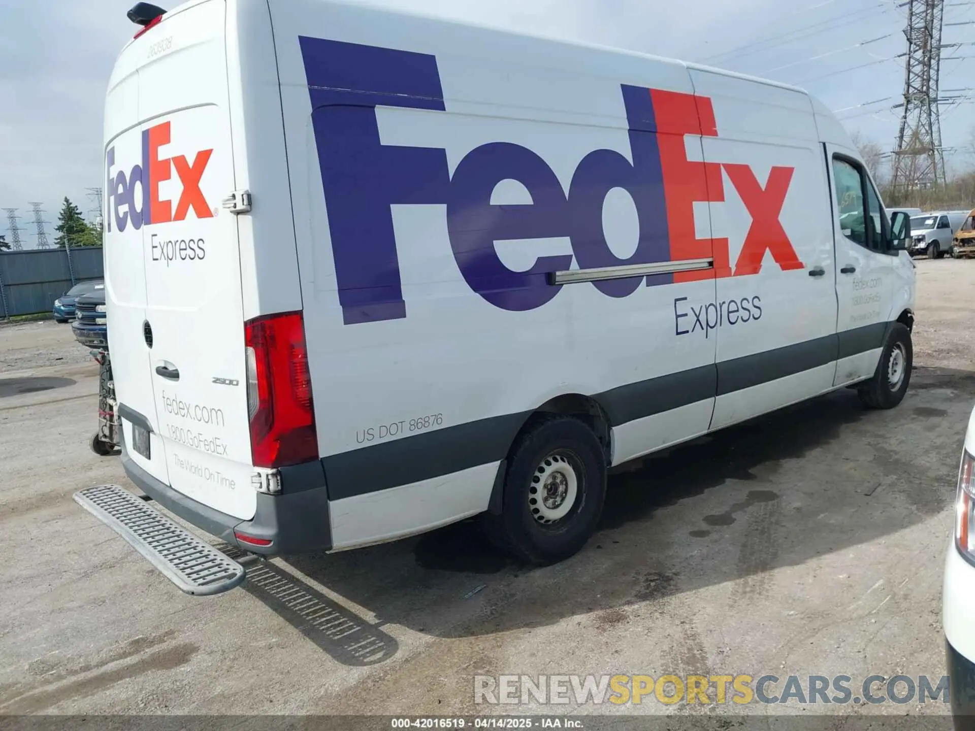 4 Photograph of a damaged car WD3PF1CDXKP059272 MERCEDES-BENZ SPRINTER 2500 2019