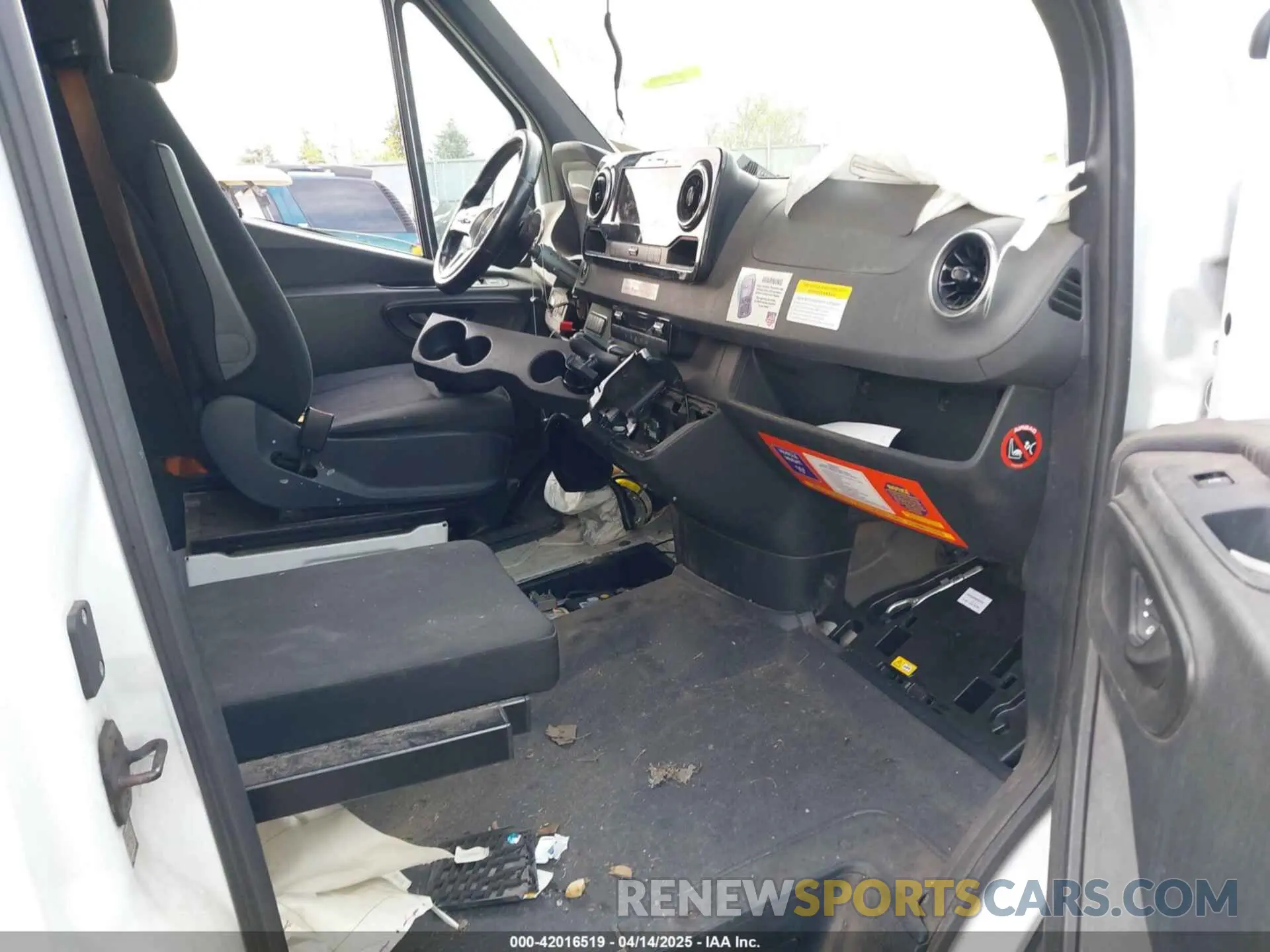 5 Photograph of a damaged car WD3PF1CDXKP059272 MERCEDES-BENZ SPRINTER 2500 2019