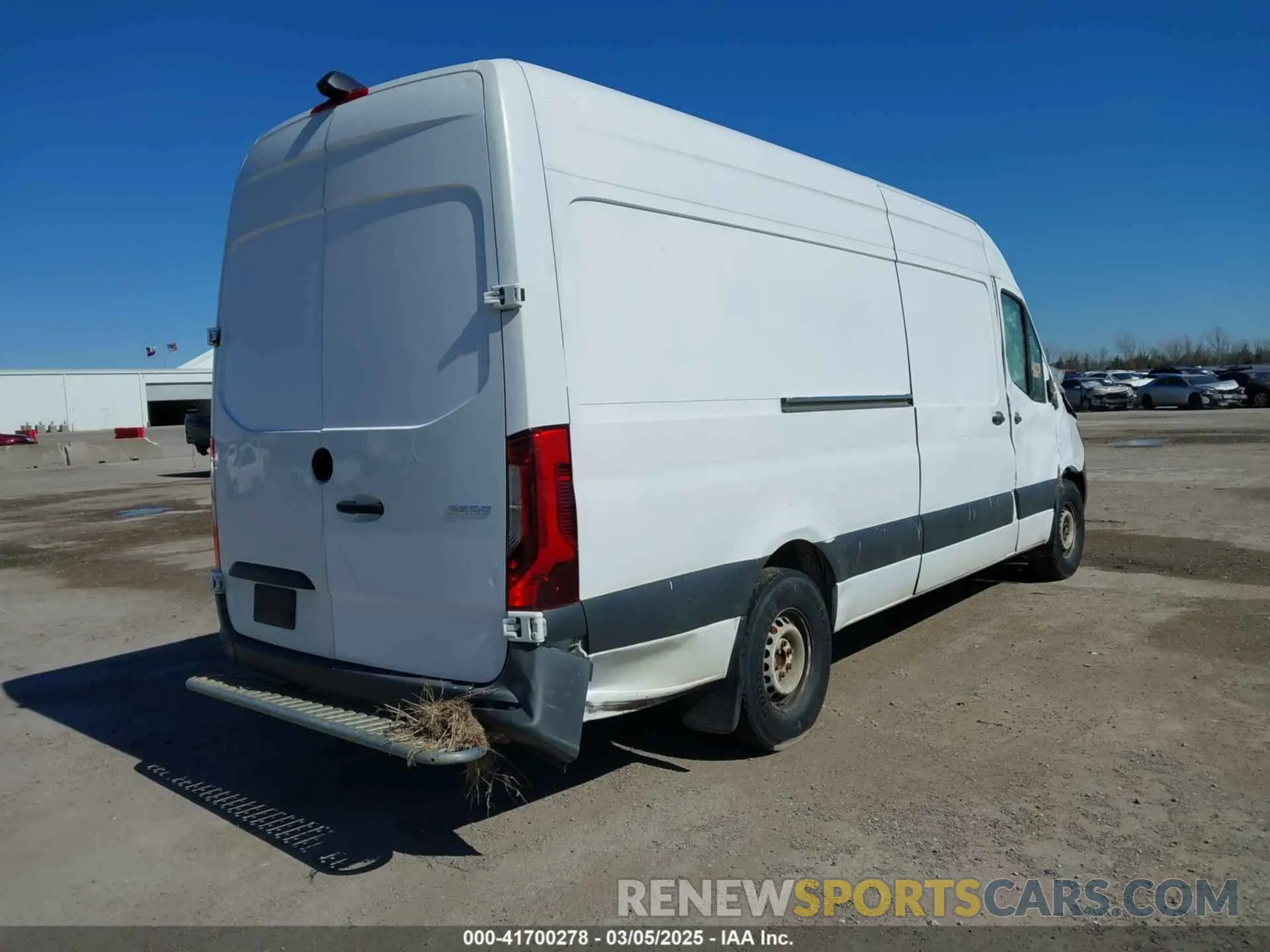 4 Photograph of a damaged car WD3PF1CDXKP111239 MERCEDES-BENZ SPRINTER 2500 2019