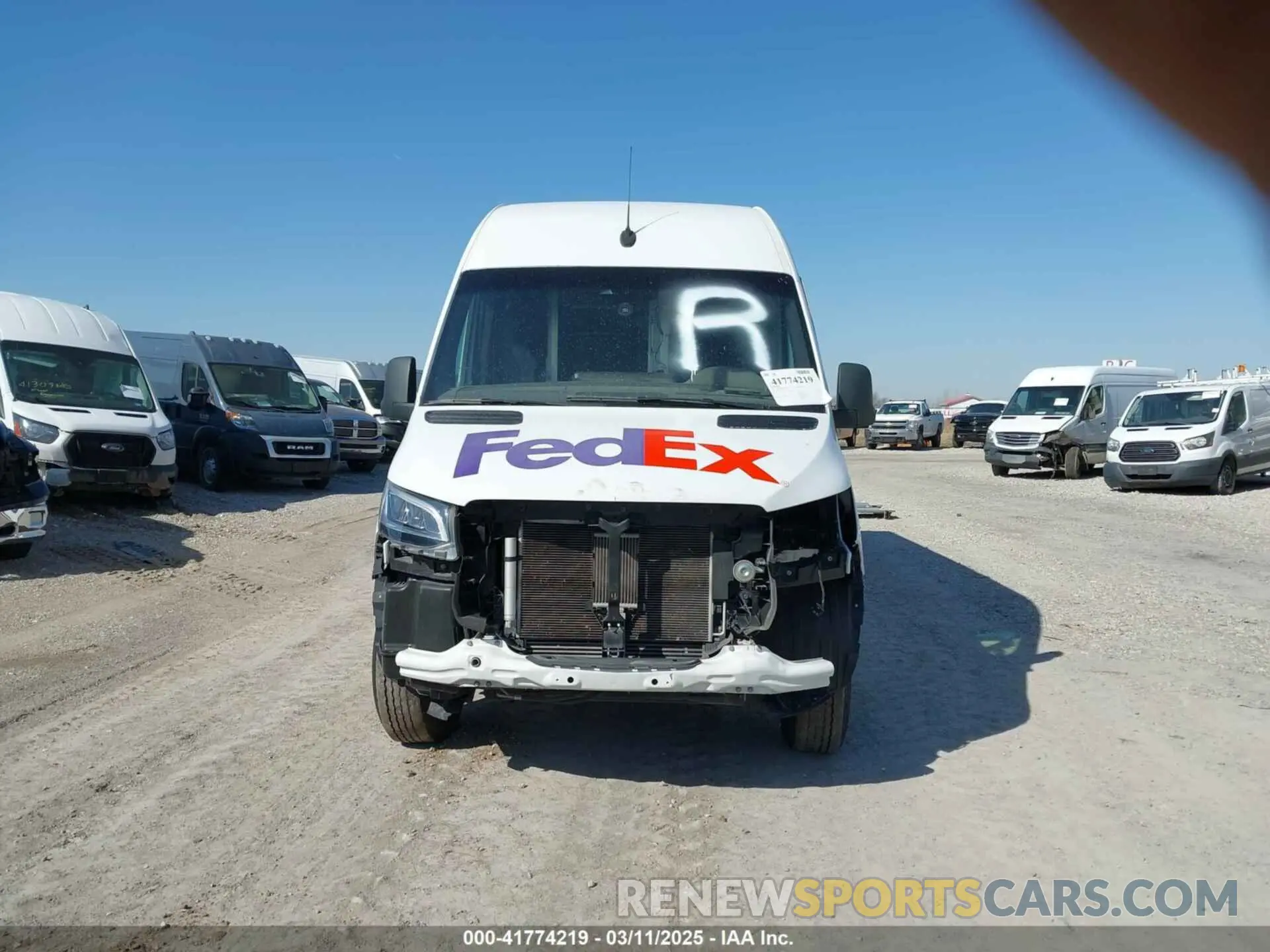 13 Photograph of a damaged car WD3PF1CDXKP148405 MERCEDES-BENZ SPRINTER 2500 2019
