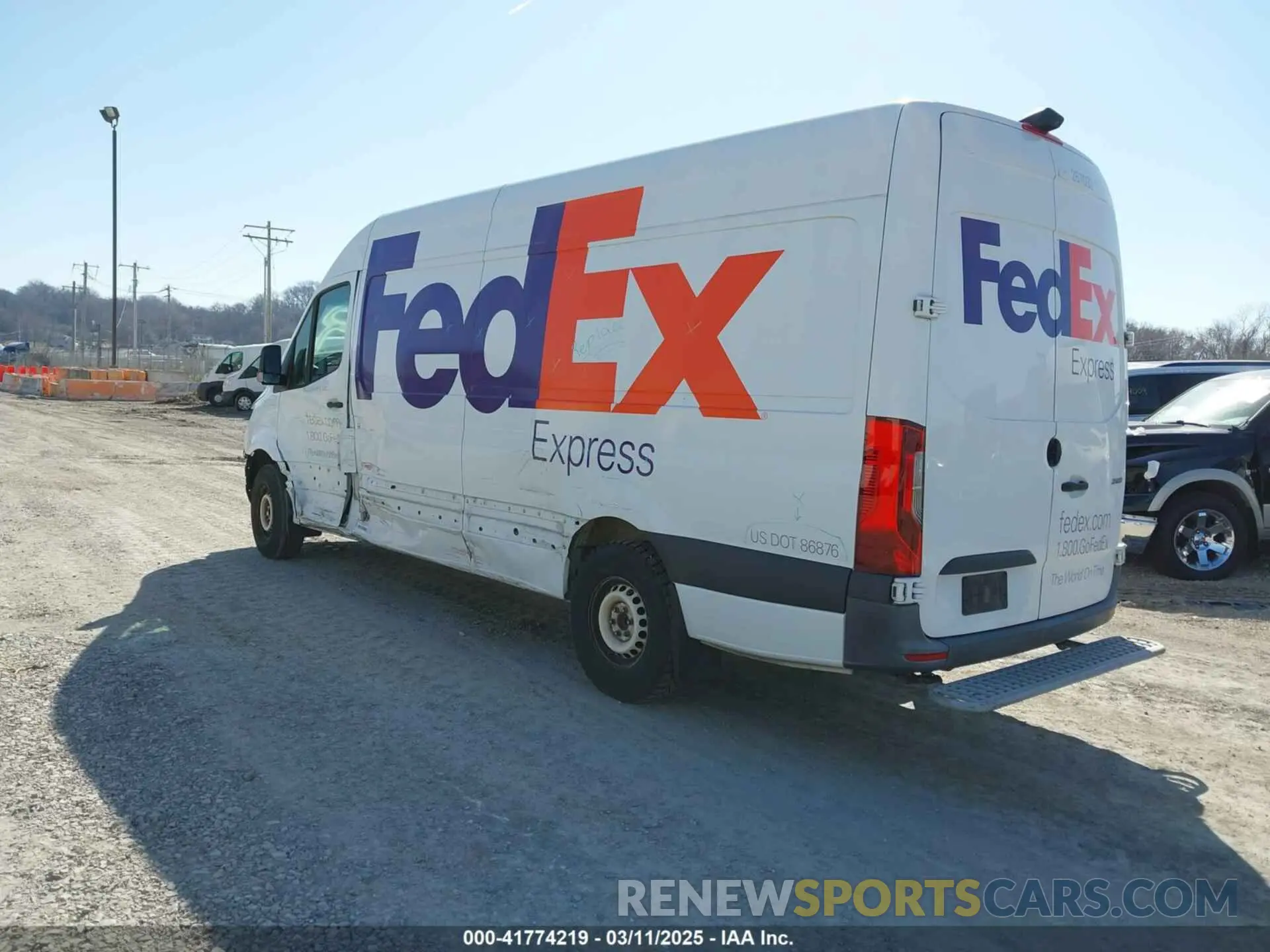 3 Photograph of a damaged car WD3PF1CDXKP148405 MERCEDES-BENZ SPRINTER 2500 2019
