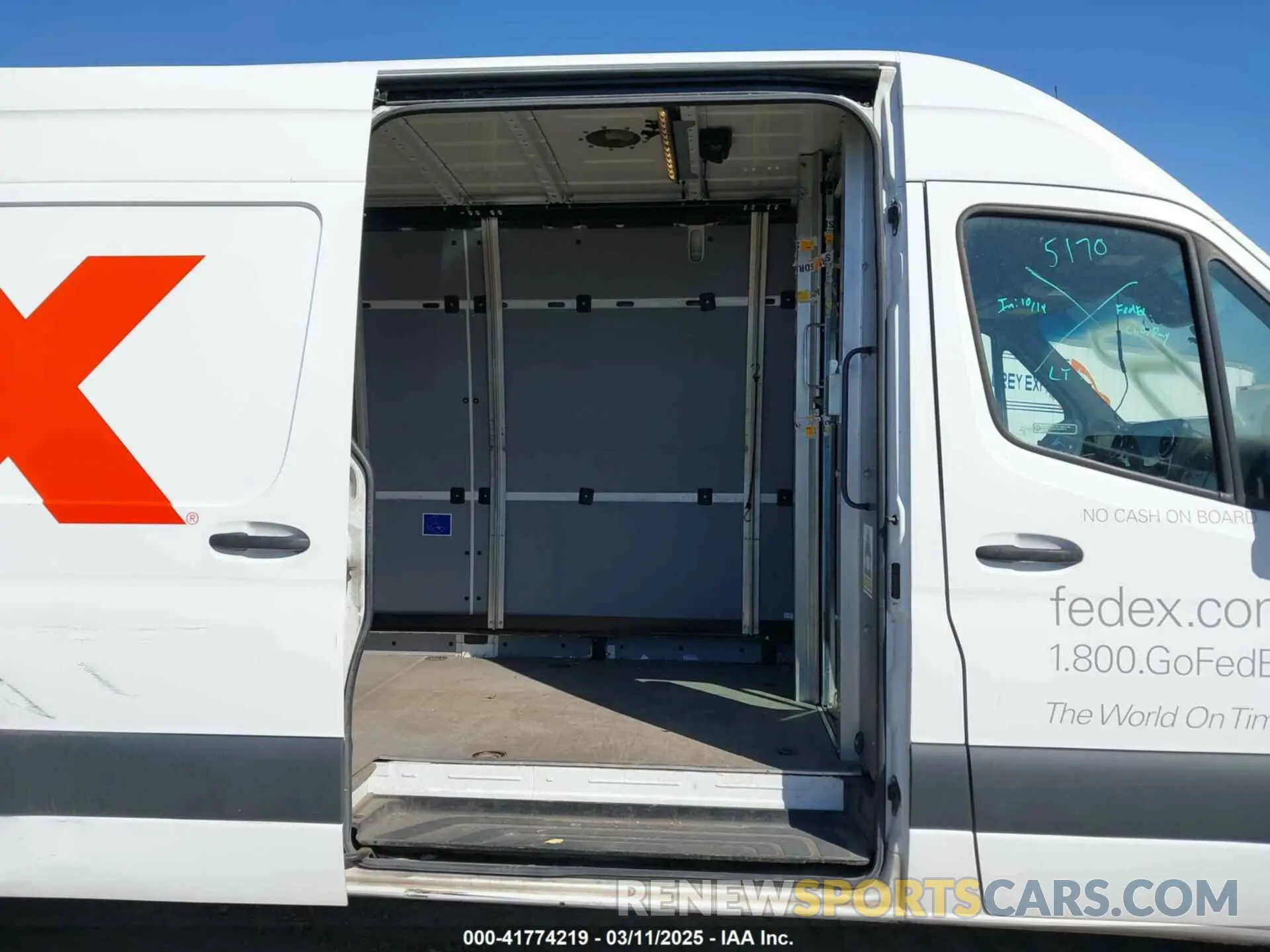 8 Photograph of a damaged car WD3PF1CDXKP148405 MERCEDES-BENZ SPRINTER 2500 2019