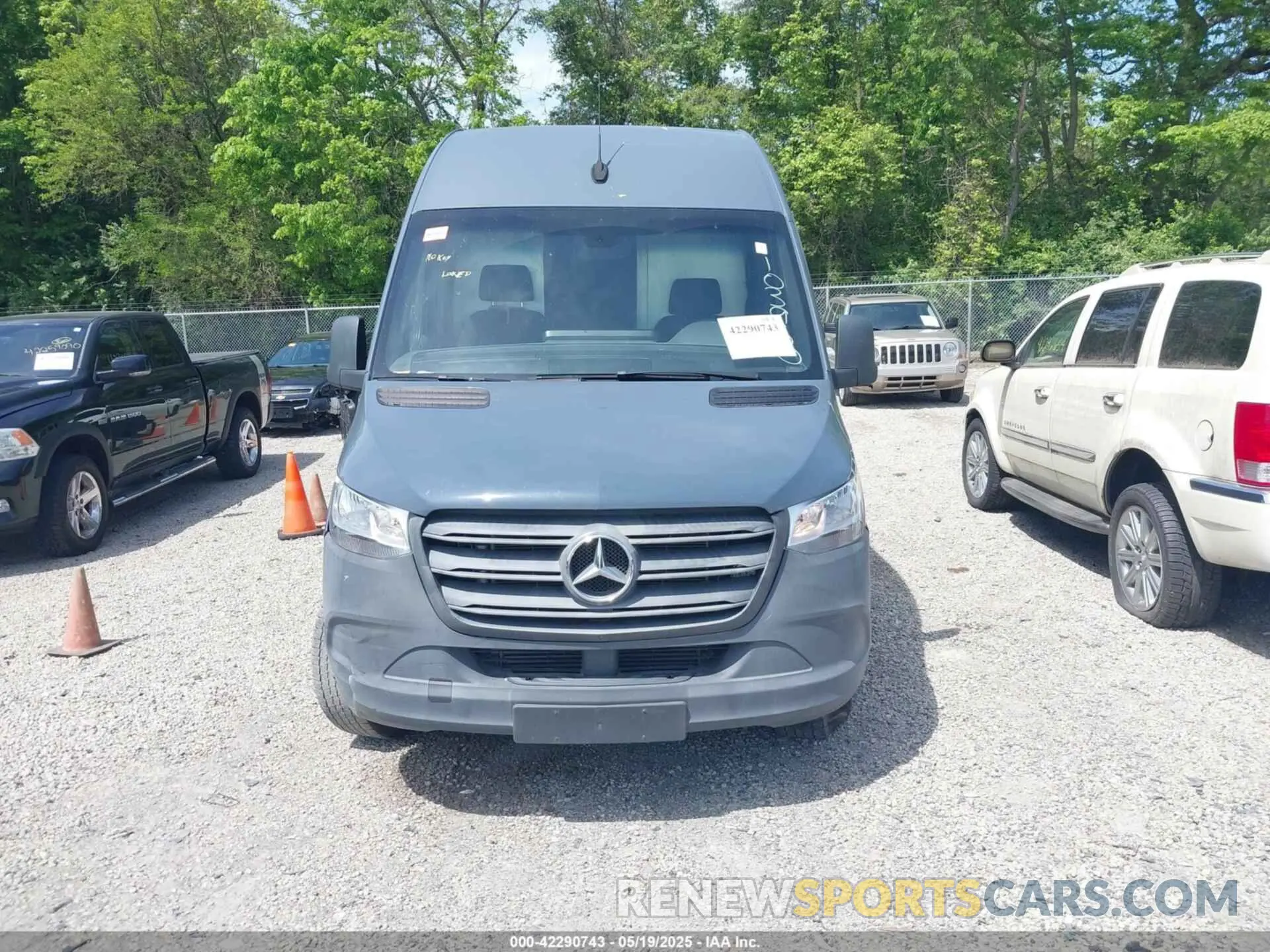 12 Photograph of a damaged car WD4PF0CD0KP103950 MERCEDES-BENZ SPRINTER 2500 2019