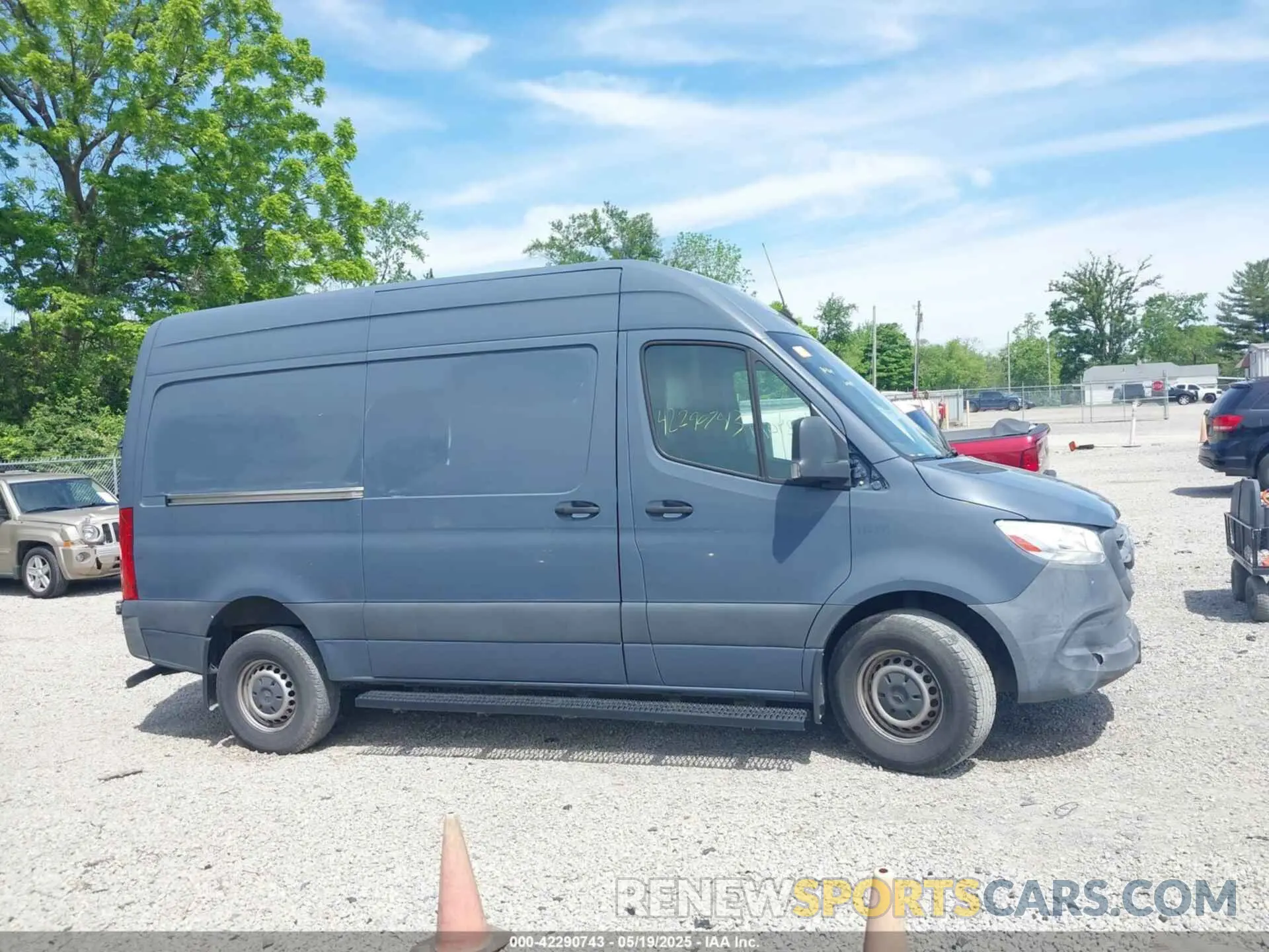13 Photograph of a damaged car WD4PF0CD0KP103950 MERCEDES-BENZ SPRINTER 2500 2019