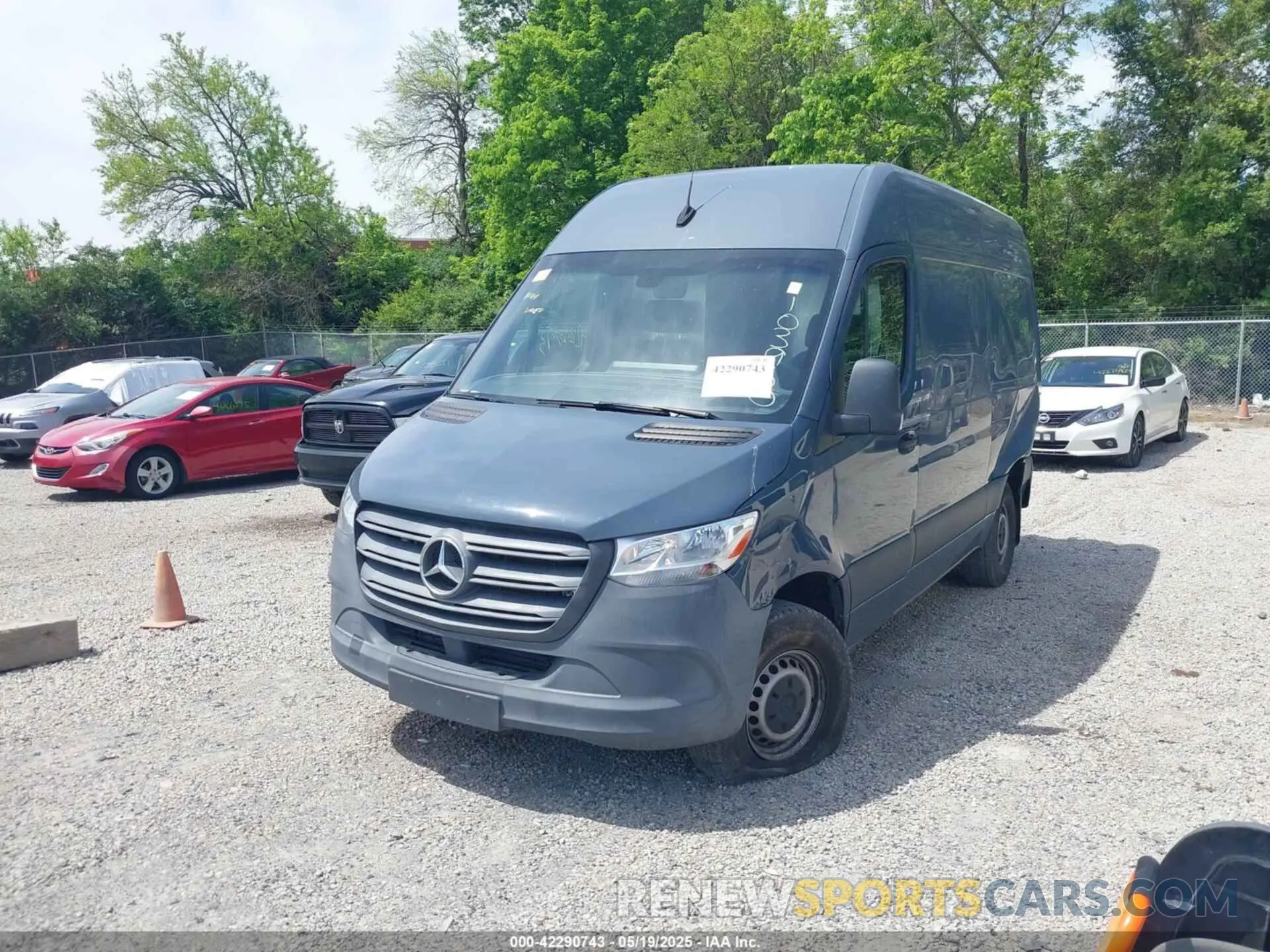 2 Photograph of a damaged car WD4PF0CD0KP103950 MERCEDES-BENZ SPRINTER 2500 2019