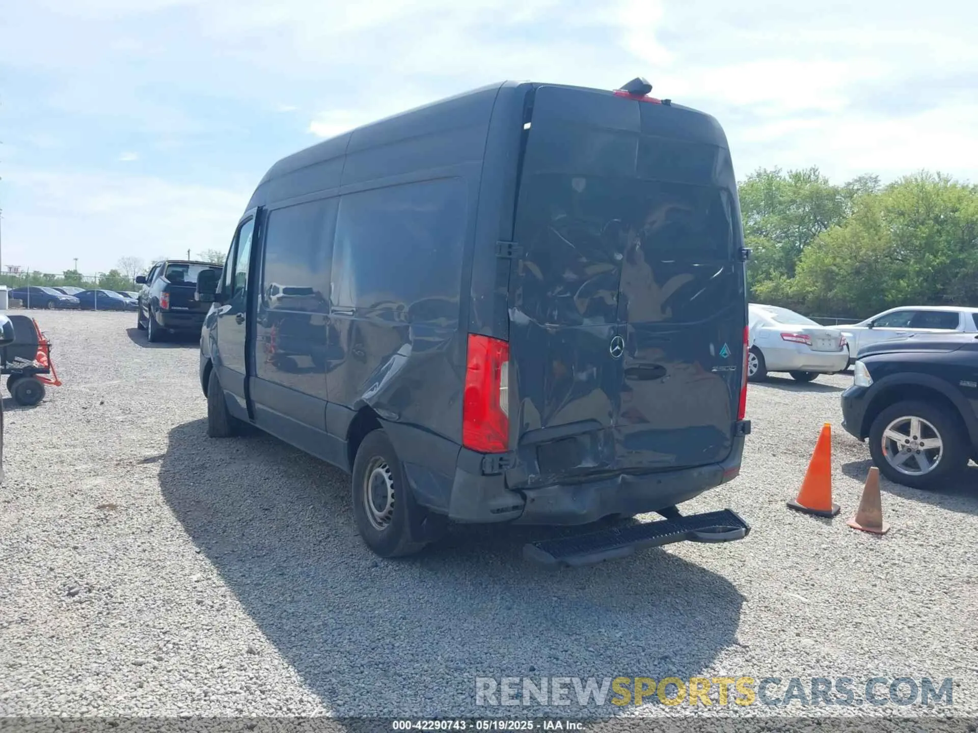 3 Photograph of a damaged car WD4PF0CD0KP103950 MERCEDES-BENZ SPRINTER 2500 2019