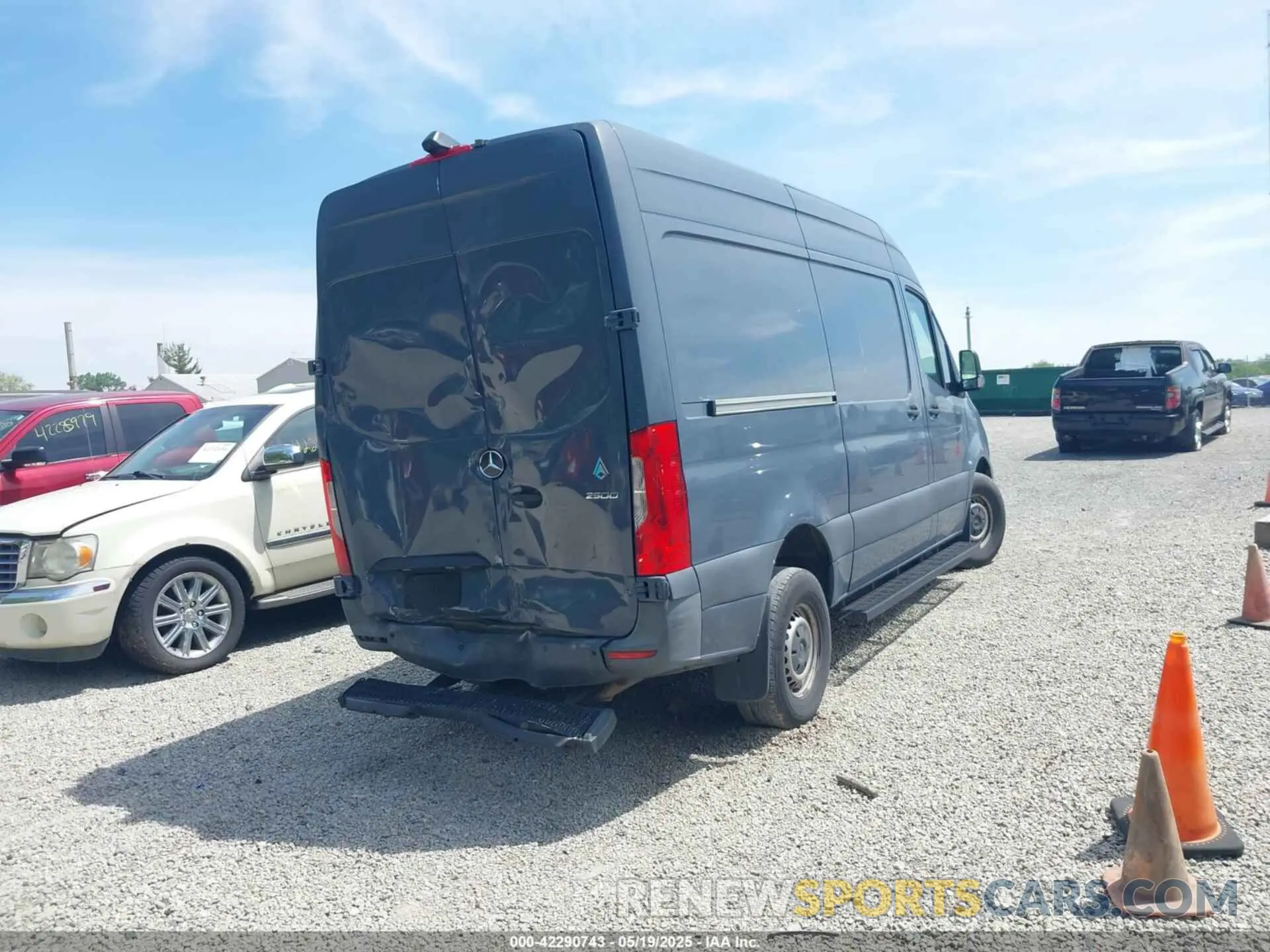 4 Photograph of a damaged car WD4PF0CD0KP103950 MERCEDES-BENZ SPRINTER 2500 2019
