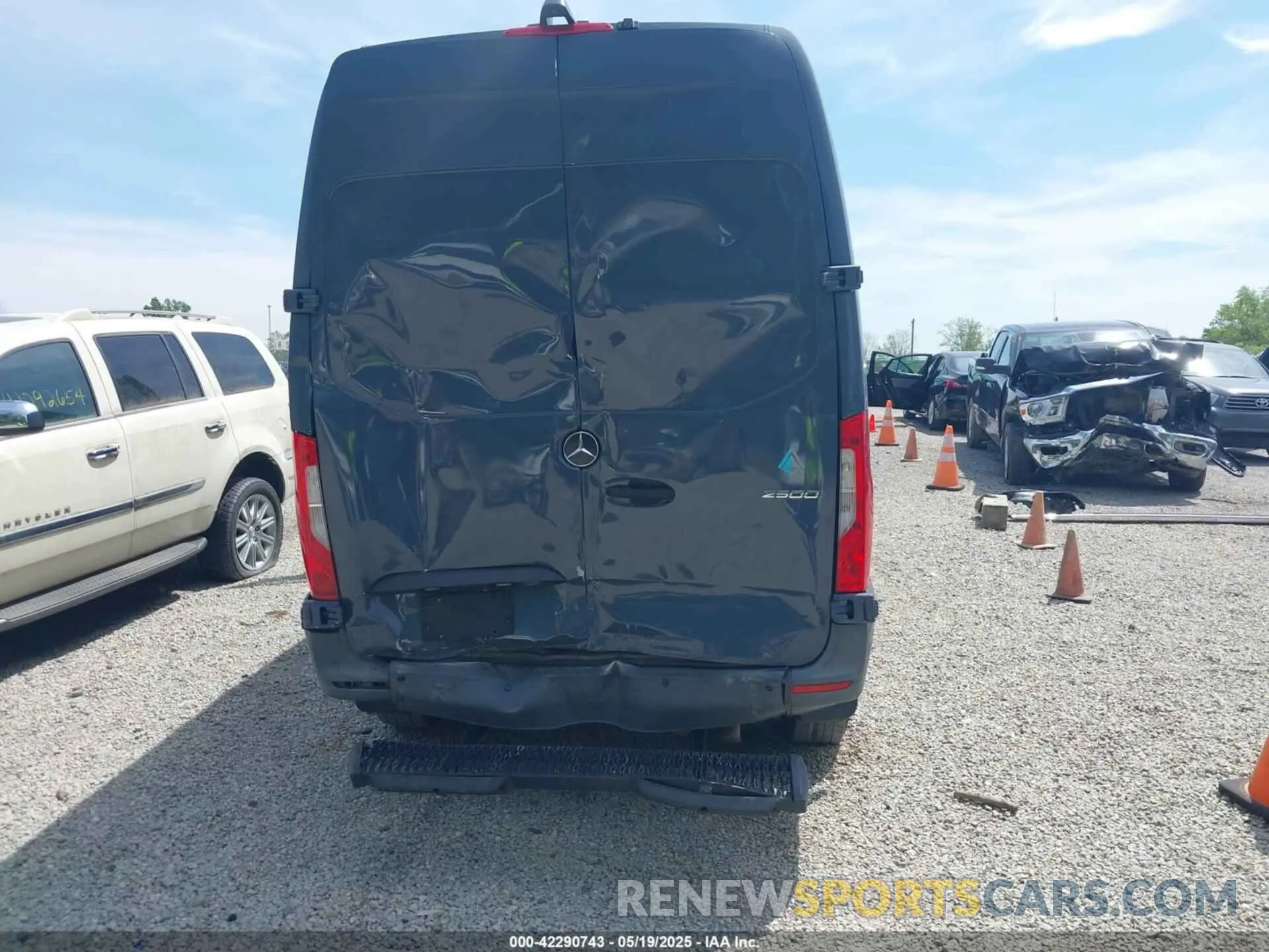 6 Photograph of a damaged car WD4PF0CD0KP103950 MERCEDES-BENZ SPRINTER 2500 2019
