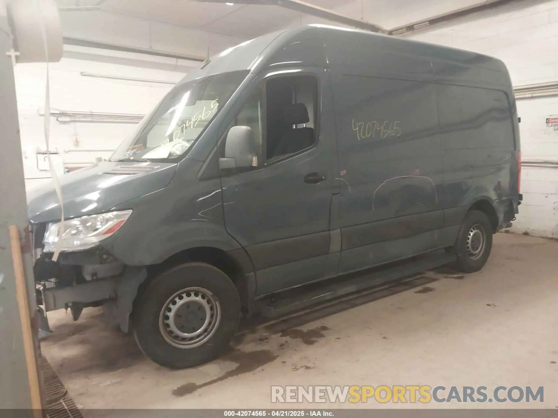 2 Photograph of a damaged car WD4PF0CD1KT004884 MERCEDES-BENZ SPRINTER 2500 2019