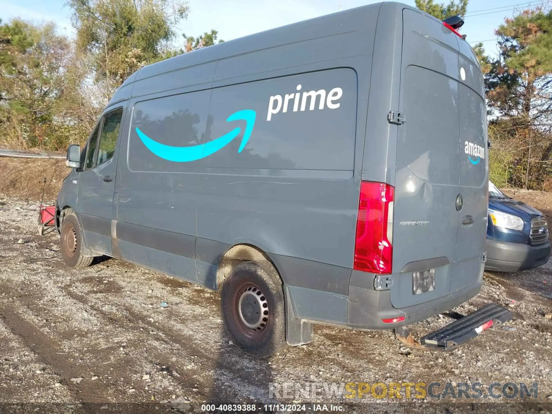 3 Photograph of a damaged car WD4PF0CD2KP096743 MERCEDES-BENZ SPRINTER 2500 2019