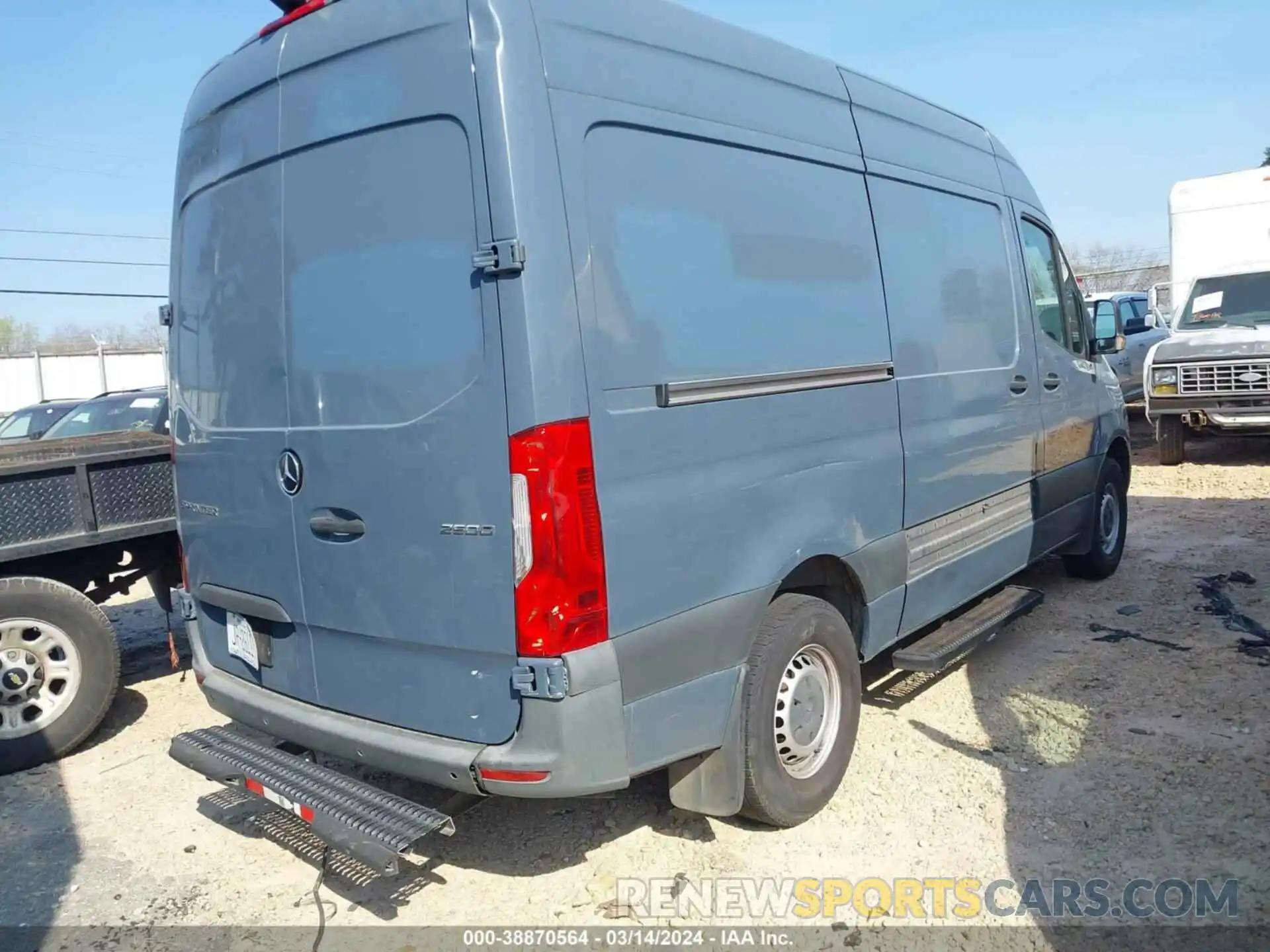 4 Photograph of a damaged car WD4PF0CD2KT004859 MERCEDES-BENZ SPRINTER 2500 2019