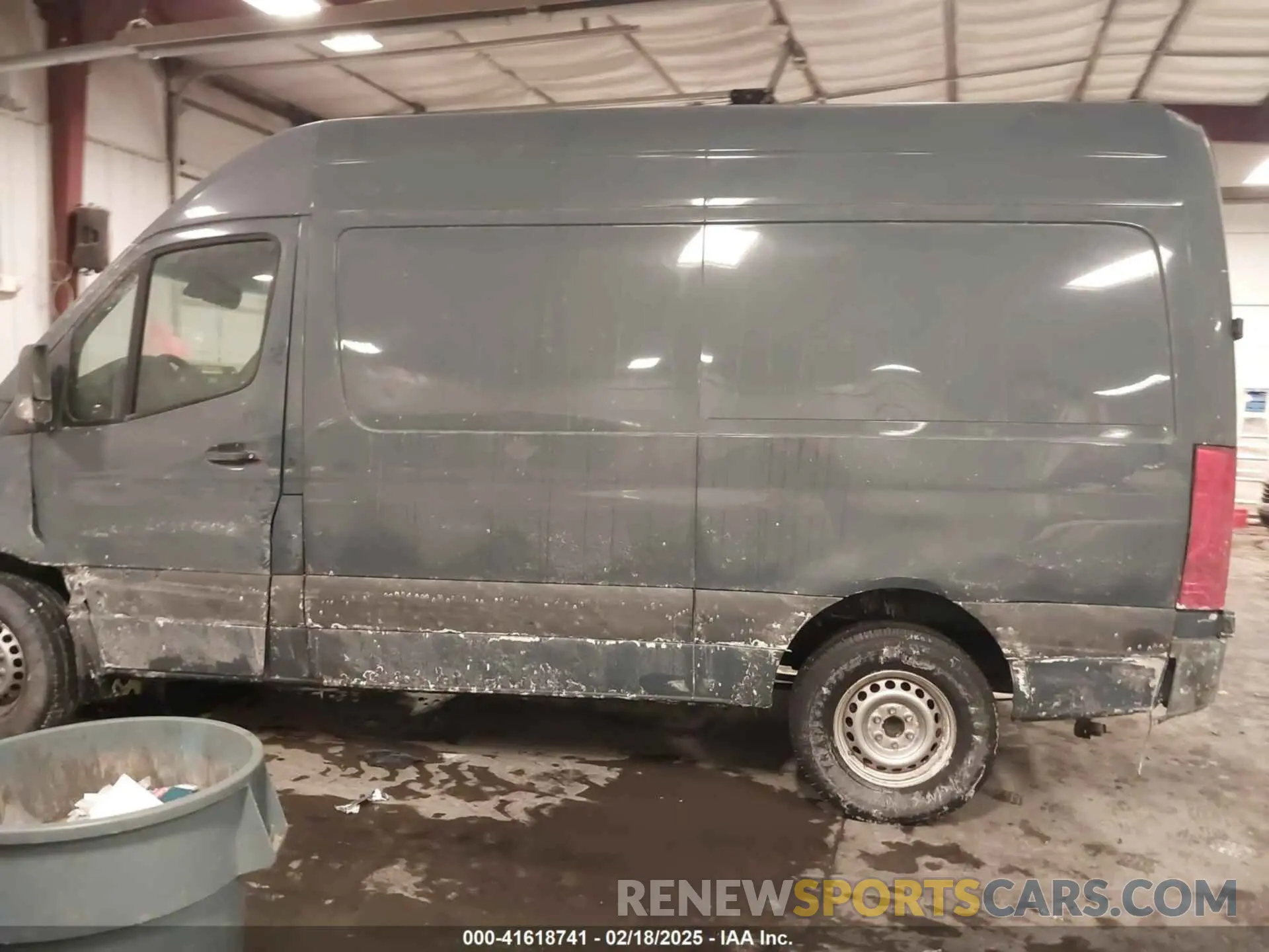 14 Photograph of a damaged car WD4PF0CD5KP088412 MERCEDES-BENZ SPRINTER 2500 2019