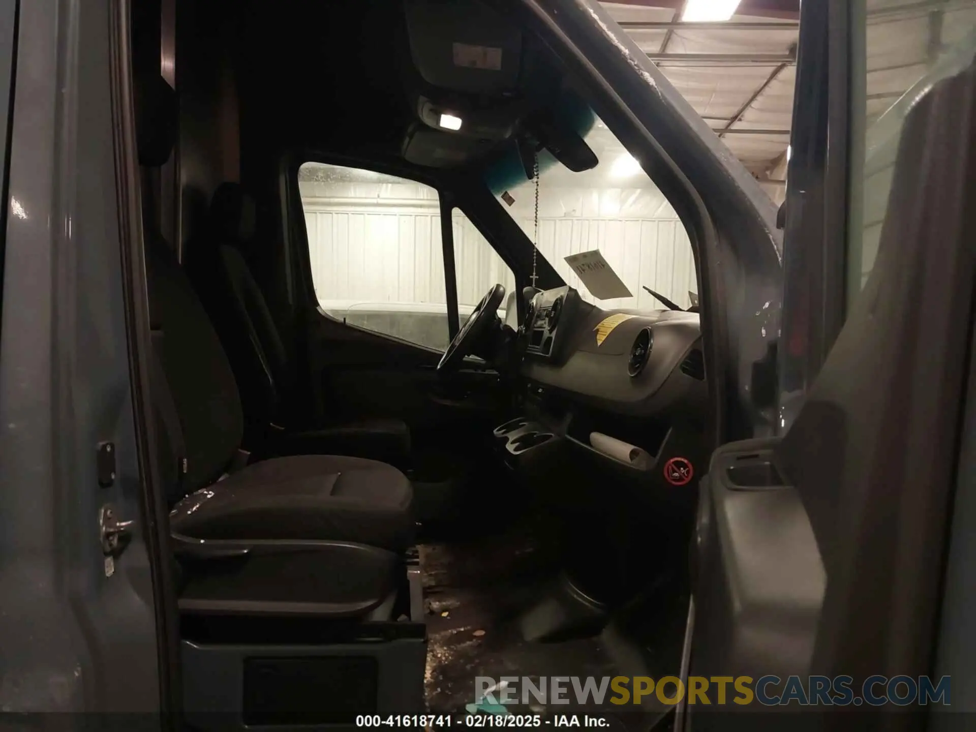 5 Photograph of a damaged car WD4PF0CD5KP088412 MERCEDES-BENZ SPRINTER 2500 2019