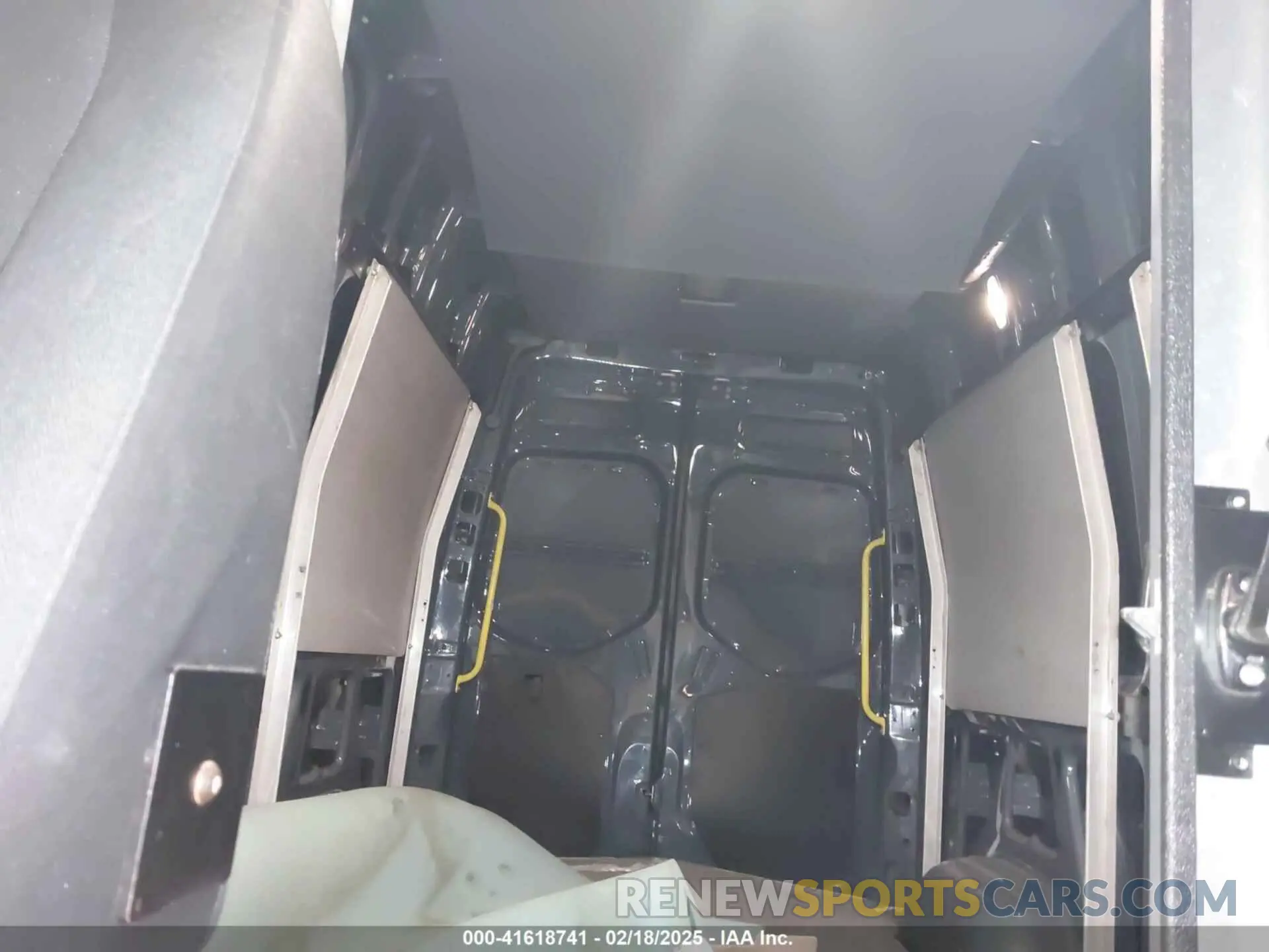 8 Photograph of a damaged car WD4PF0CD5KP088412 MERCEDES-BENZ SPRINTER 2500 2019