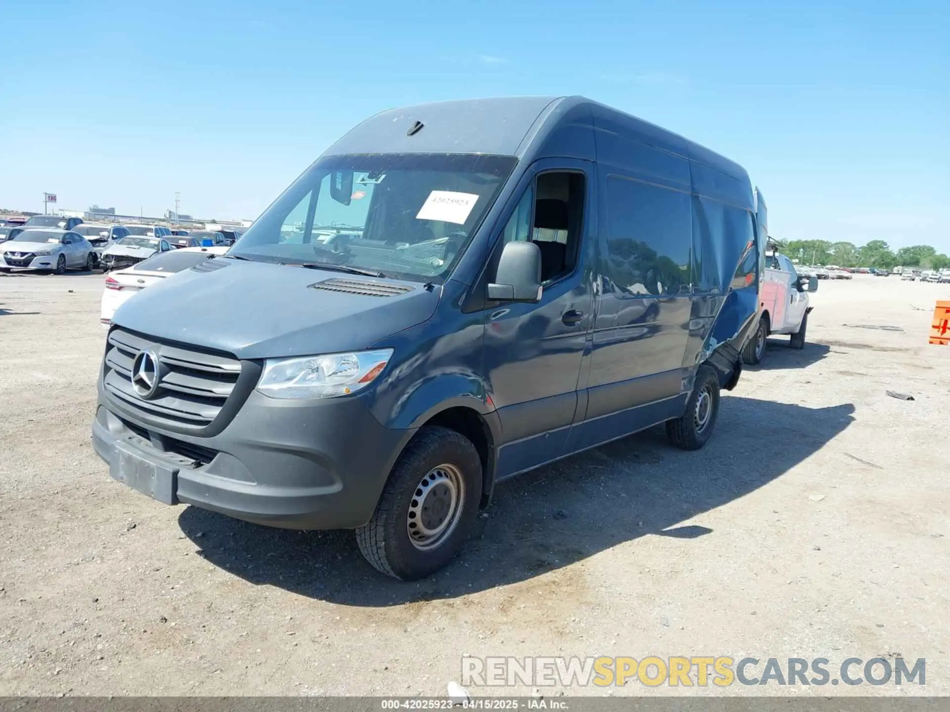 2 Photograph of a damaged car WD4PF0CD8KP042279 MERCEDES-BENZ SPRINTER 2500 2019
