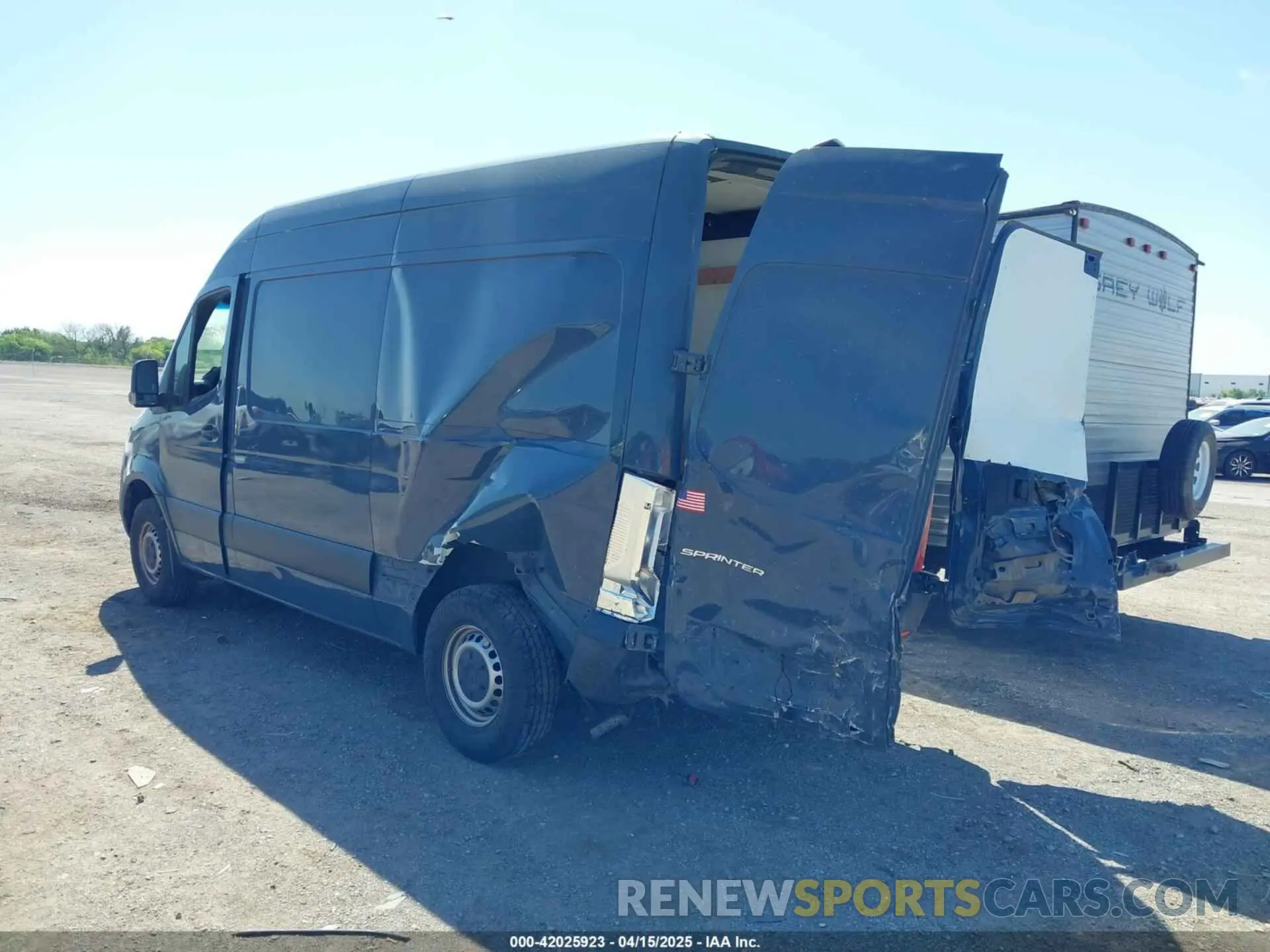 3 Photograph of a damaged car WD4PF0CD8KP042279 MERCEDES-BENZ SPRINTER 2500 2019