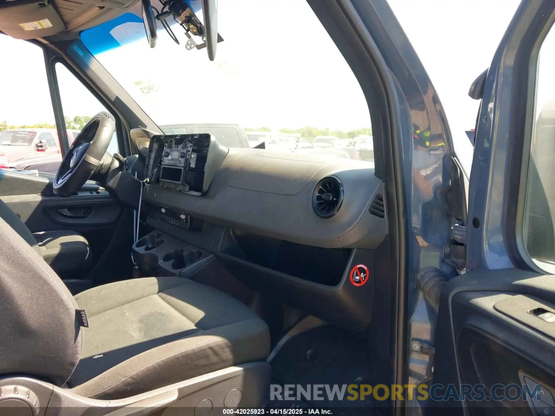 5 Photograph of a damaged car WD4PF0CD8KP042279 MERCEDES-BENZ SPRINTER 2500 2019