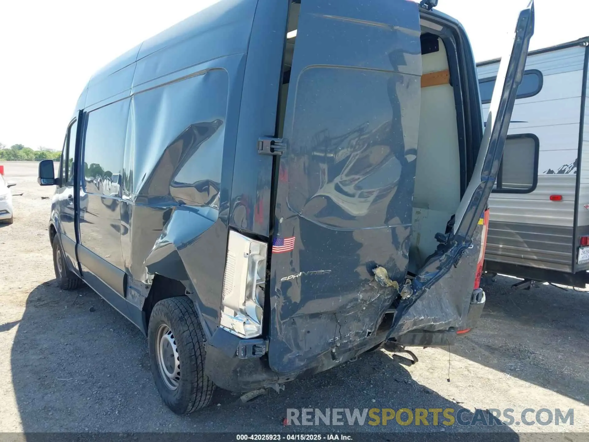 6 Photograph of a damaged car WD4PF0CD8KP042279 MERCEDES-BENZ SPRINTER 2500 2019