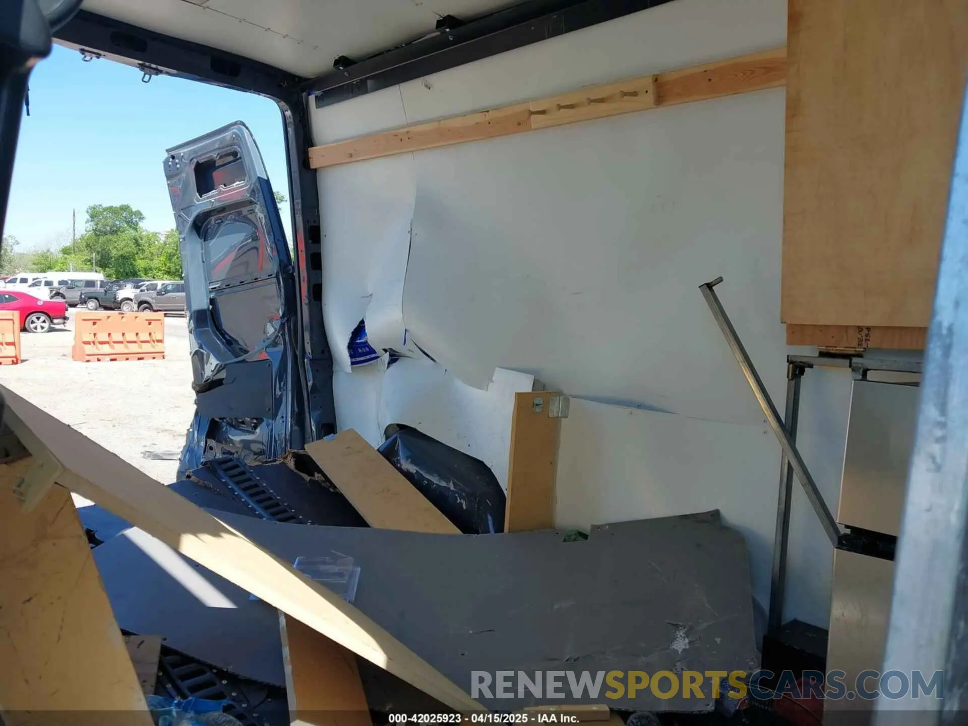 8 Photograph of a damaged car WD4PF0CD8KP042279 MERCEDES-BENZ SPRINTER 2500 2019