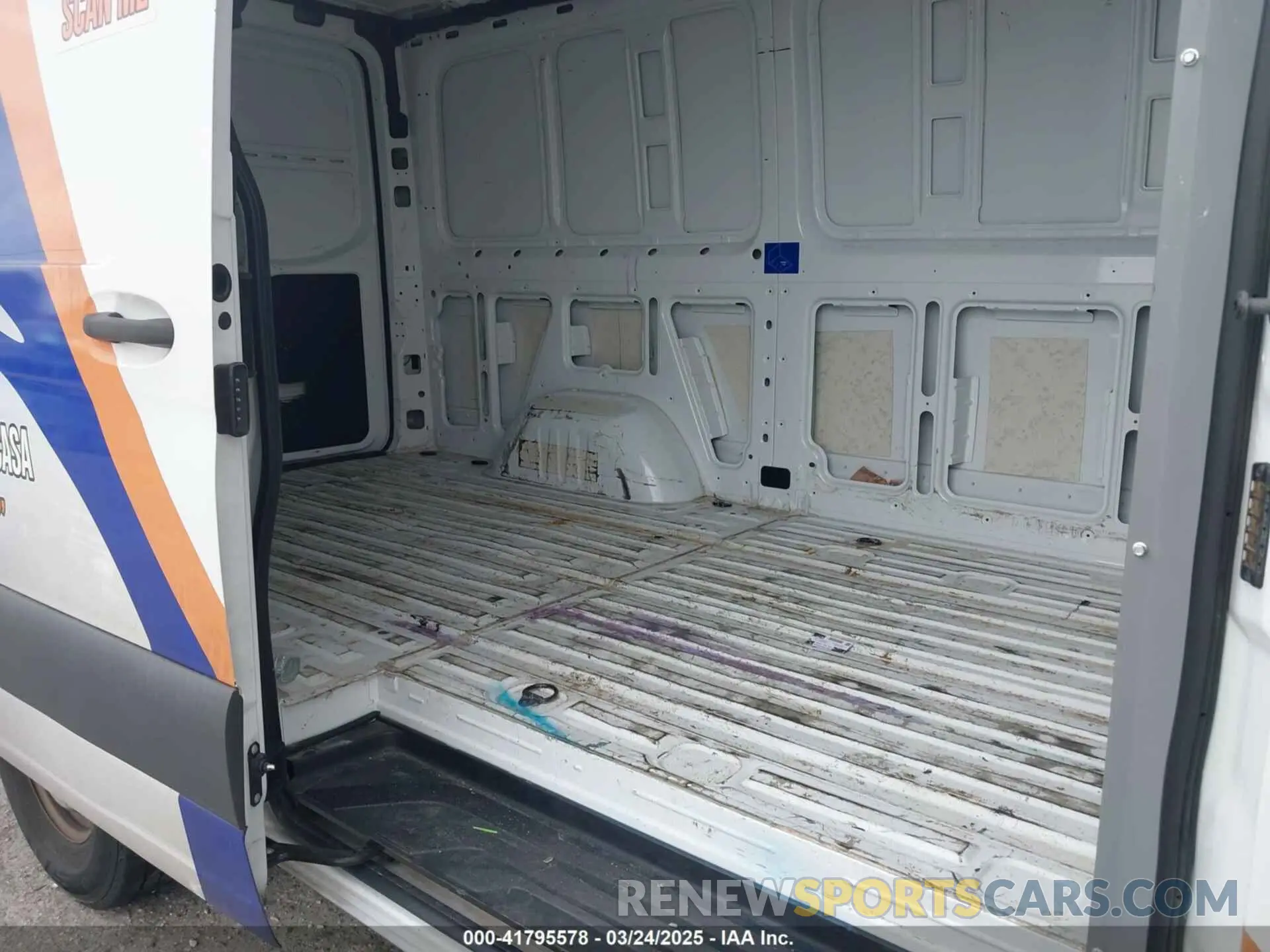 8 Photograph of a damaged car WD4PF0CD8KT001089 MERCEDES-BENZ SPRINTER 2500 2019