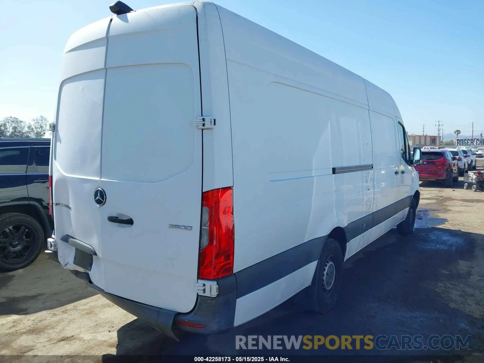 4 Photograph of a damaged car WD4PF1CD0KP181800 MERCEDES-BENZ SPRINTER 2500 2019