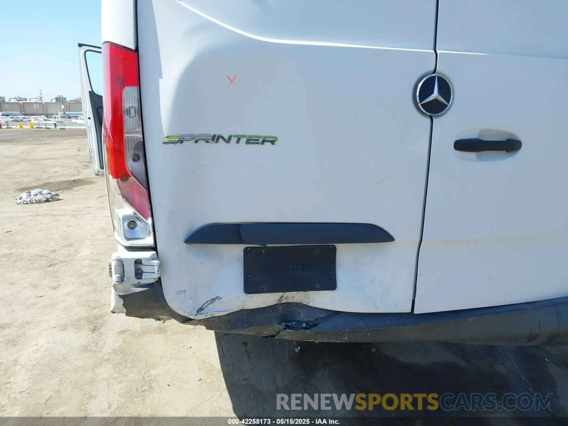 6 Photograph of a damaged car WD4PF1CD0KP181800 MERCEDES-BENZ SPRINTER 2500 2019