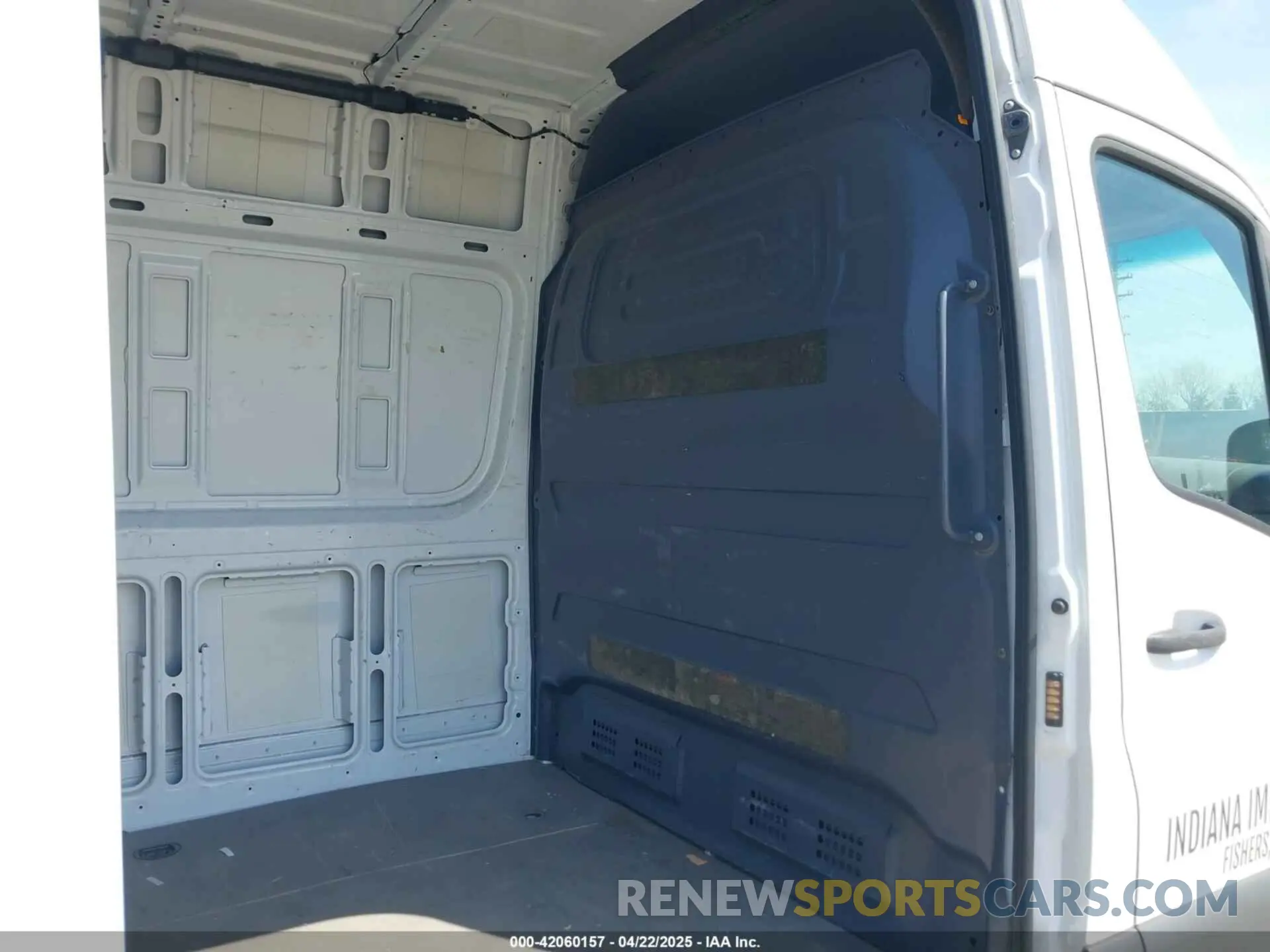 17 Photograph of a damaged car WD4PF1CD1KP109309 MERCEDES-BENZ SPRINTER 2500 2019
