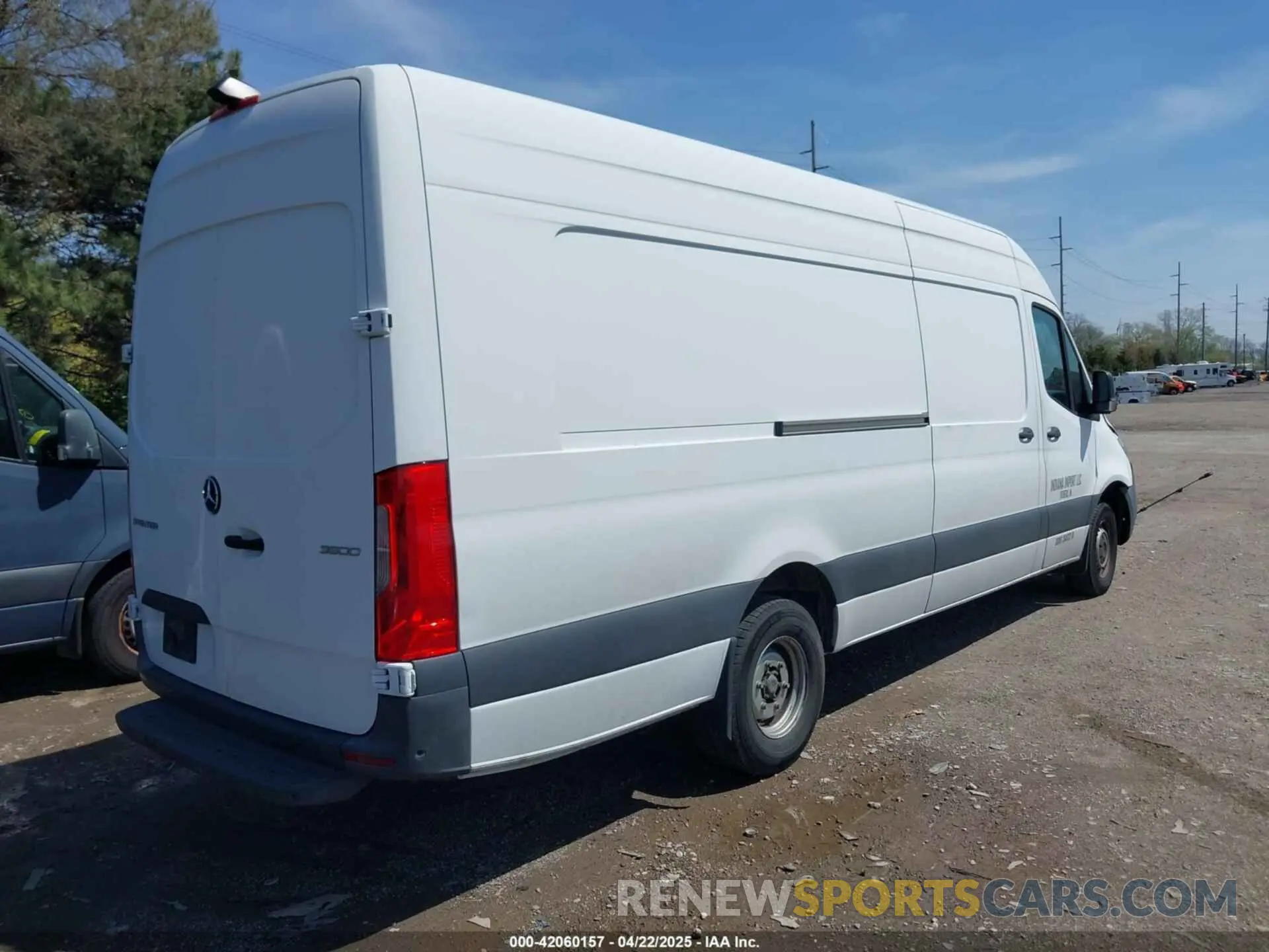 4 Photograph of a damaged car WD4PF1CD1KP109309 MERCEDES-BENZ SPRINTER 2500 2019