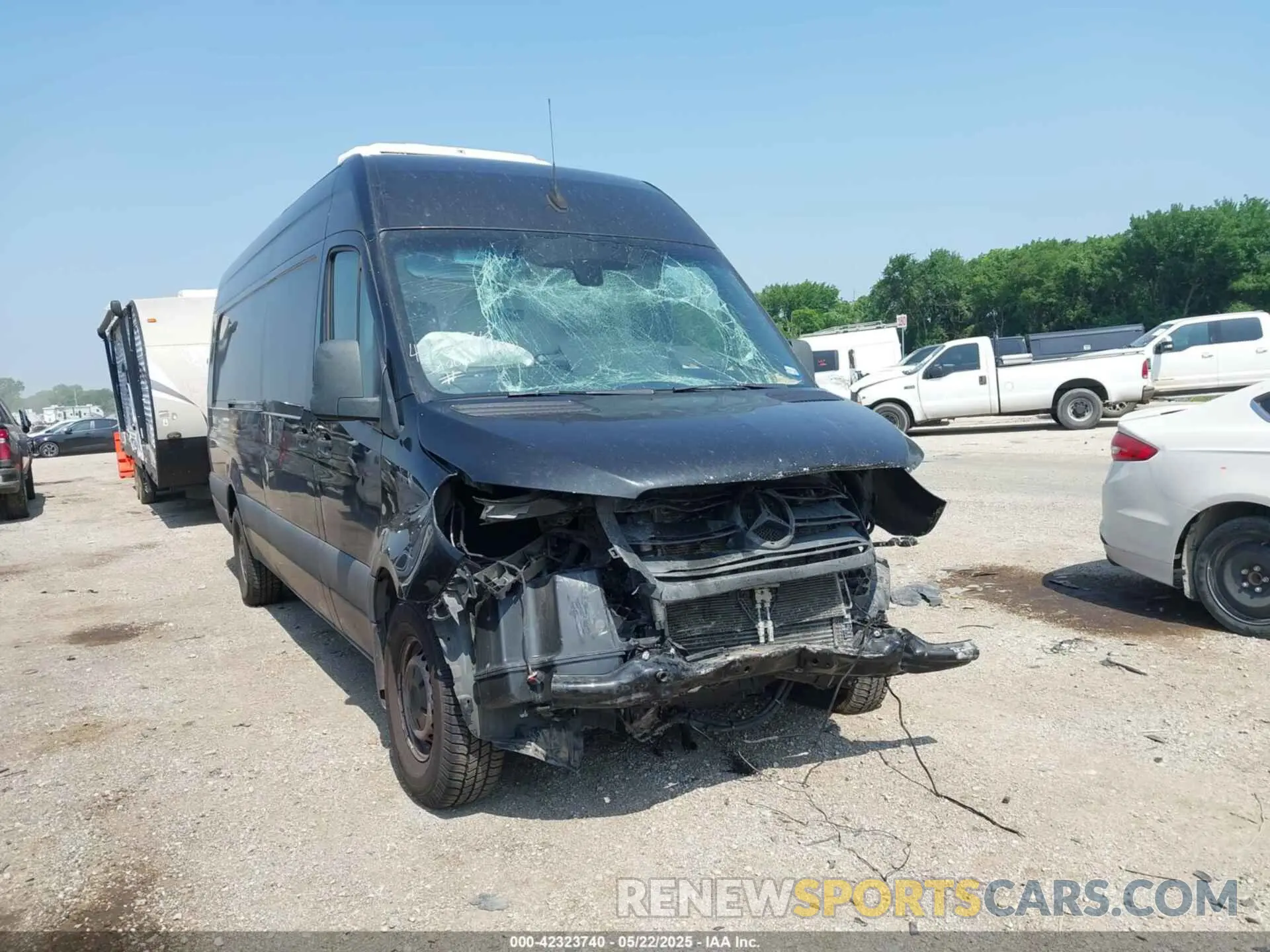 1 Photograph of a damaged car WD4PF1CD1KP173995 MERCEDES-BENZ SPRINTER 2500 2019
