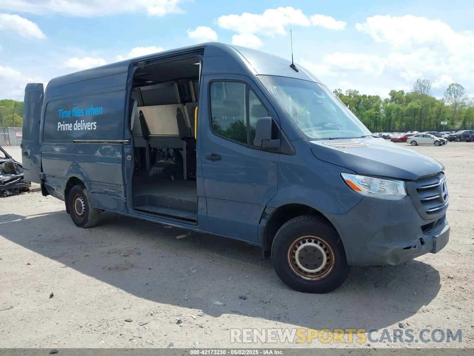 1 Photograph of a damaged car WD4PF1CD2KP141833 MERCEDES-BENZ SPRINTER 2500 2019