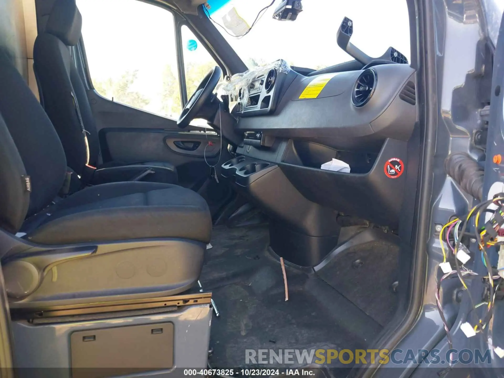 5 Photograph of a damaged car WD4PF1CD3KP128976 MERCEDES-BENZ SPRINTER 2500 2019