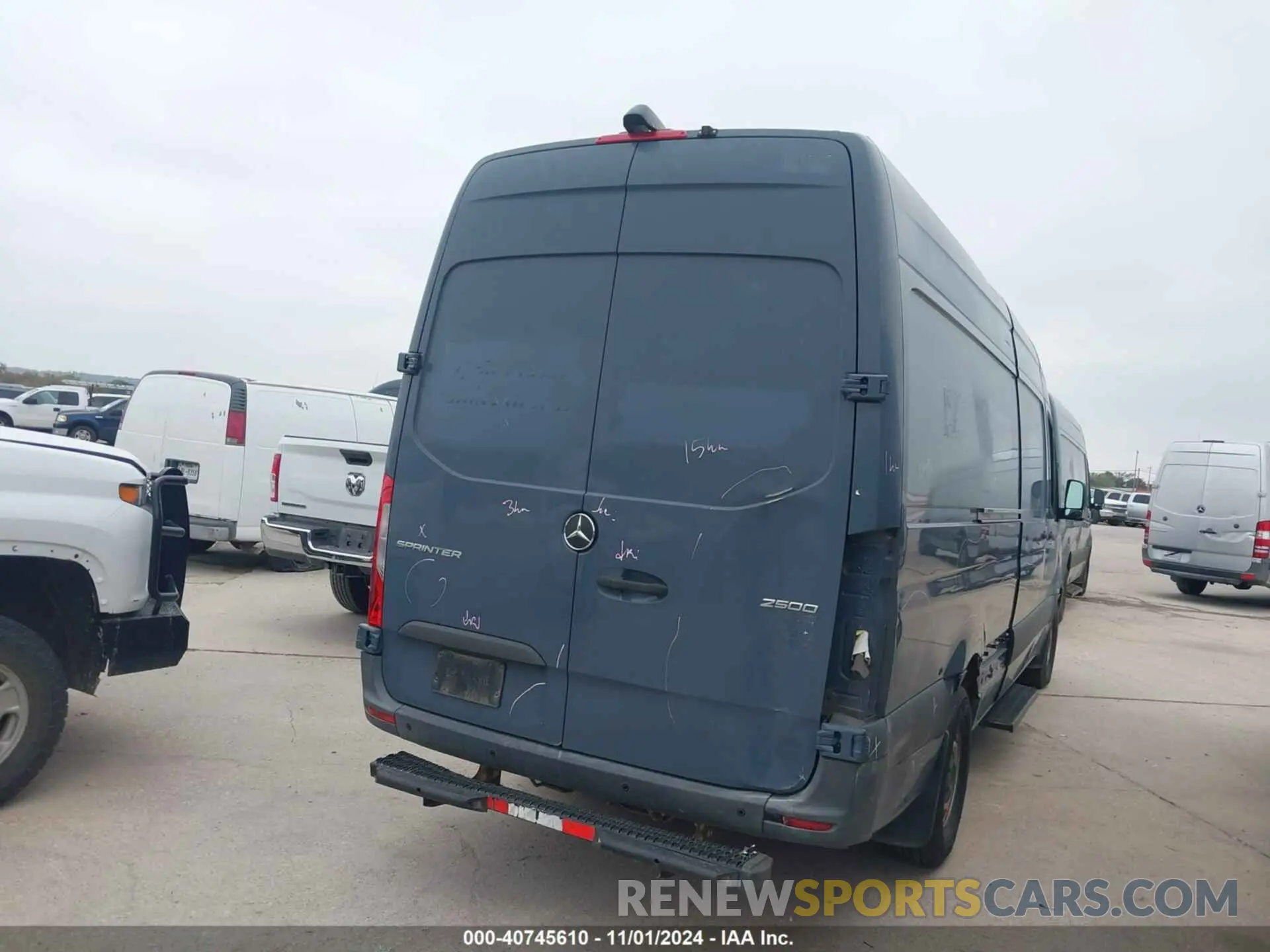 4 Photograph of a damaged car WD4PF1CD3KP131196 MERCEDES-BENZ SPRINTER 2500 2019