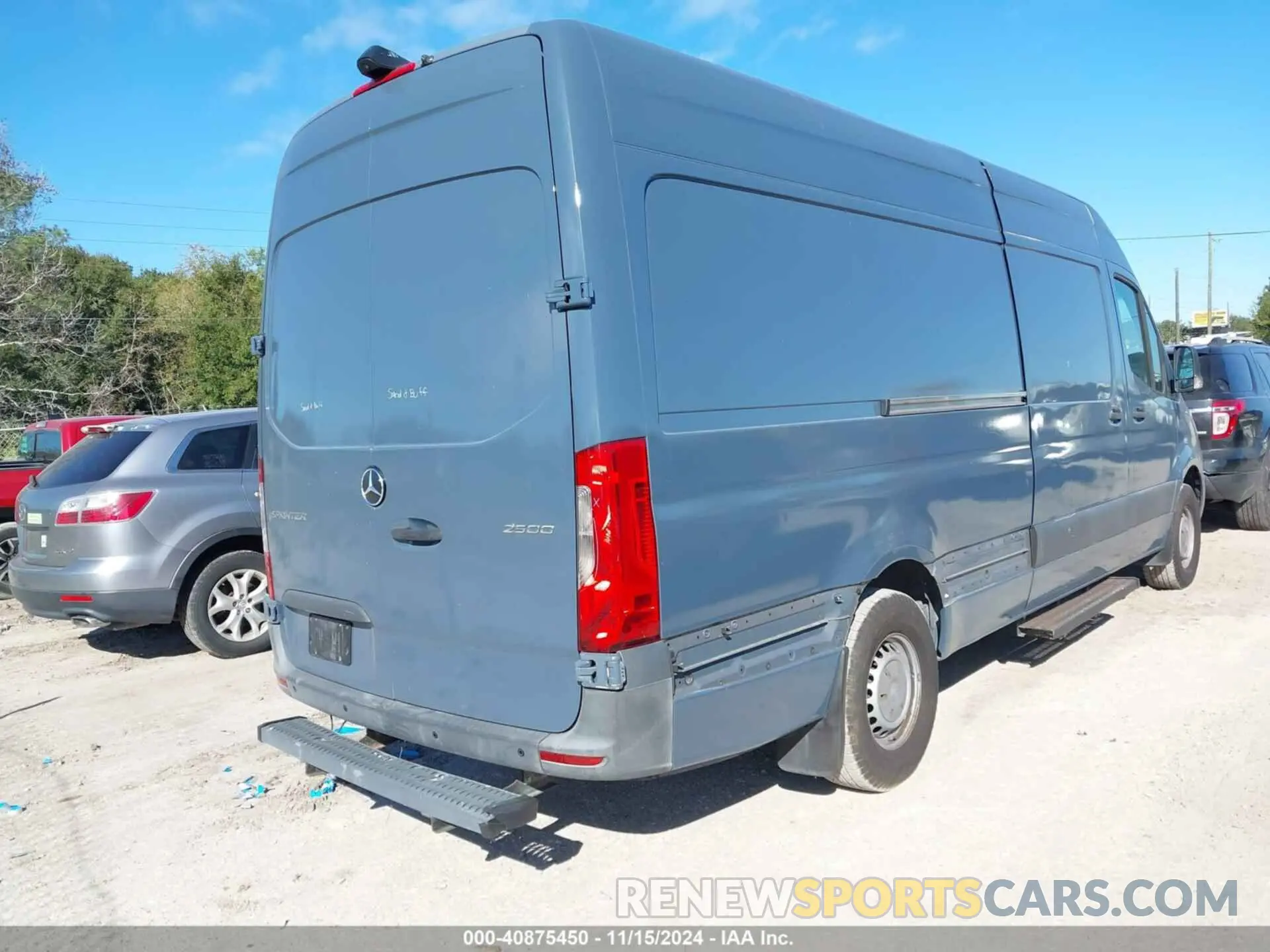 4 Photograph of a damaged car WD4PF1CD4KP121793 MERCEDES-BENZ SPRINTER 2500 2019
