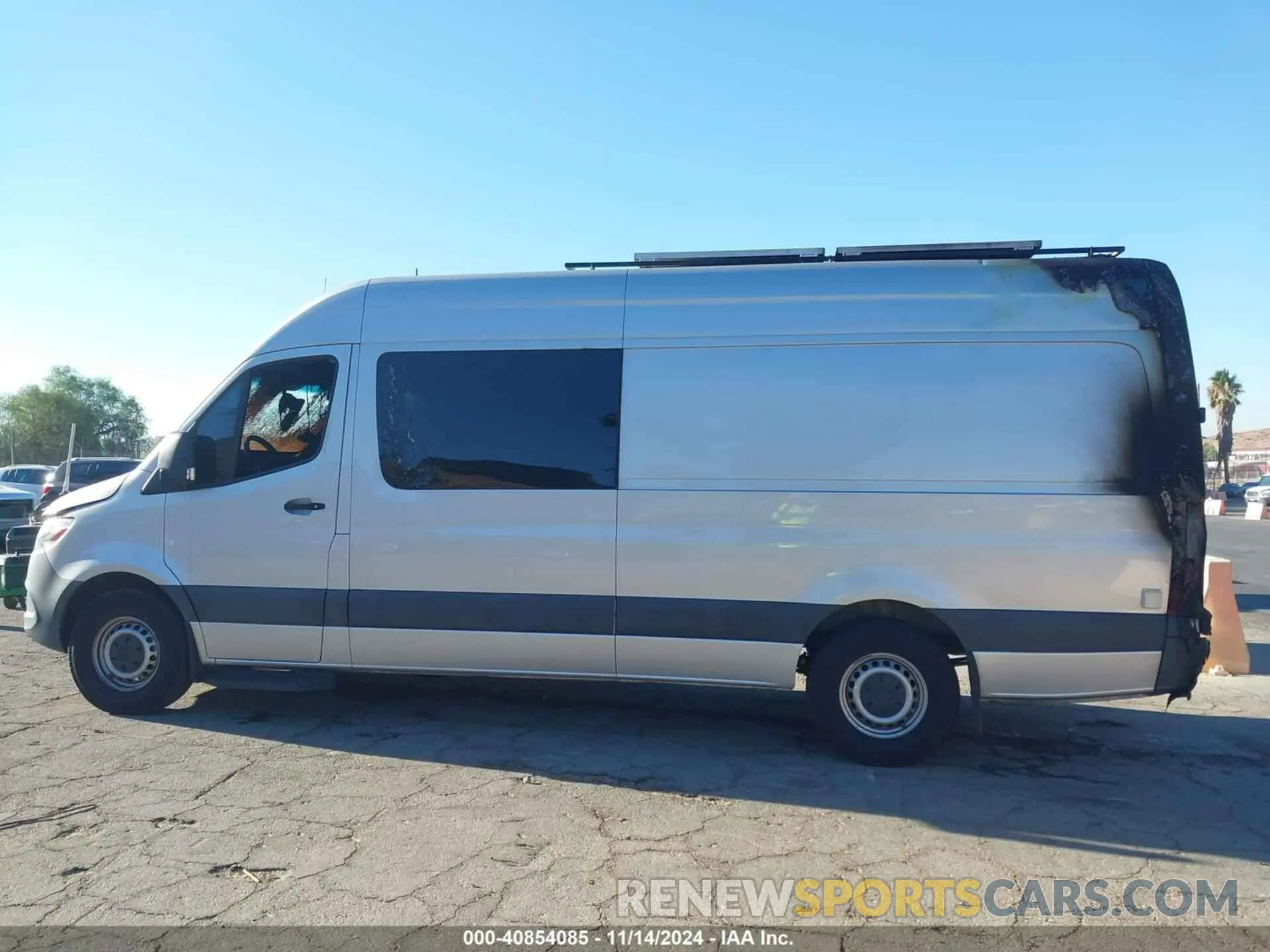 14 Photograph of a damaged car WD4PF1CD5KP082325 MERCEDES-BENZ SPRINTER 2500 2019