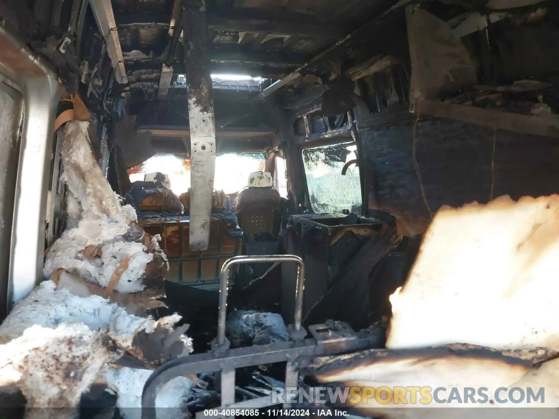 8 Photograph of a damaged car WD4PF1CD5KP082325 MERCEDES-BENZ SPRINTER 2500 2019